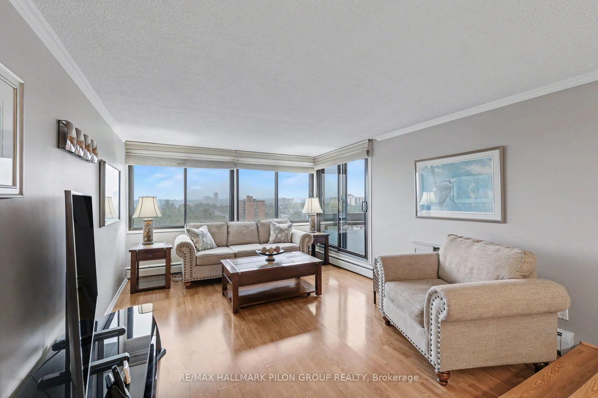 415 Greenview Avenue #1305