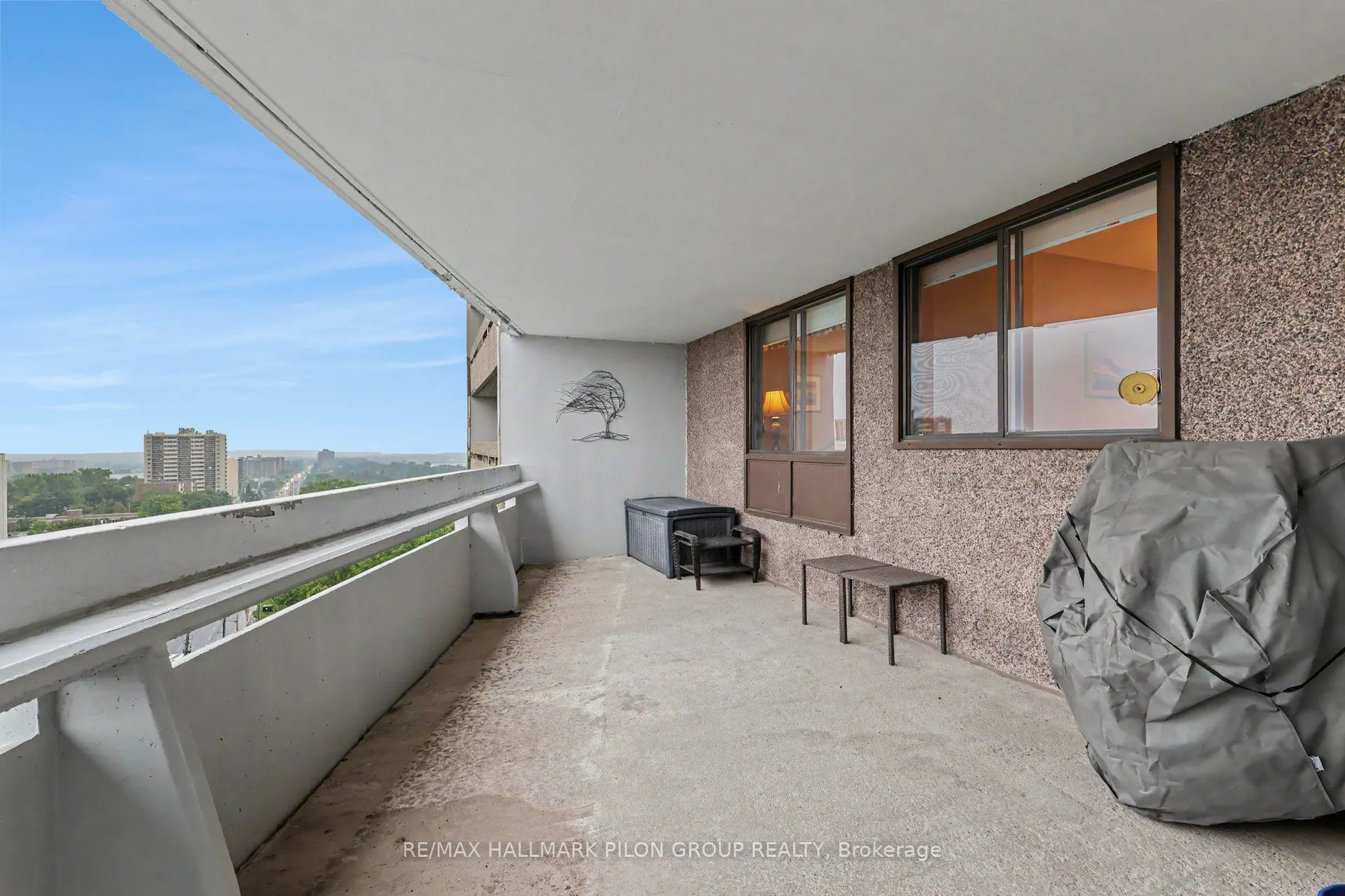 415 Greenview Avenue #1305