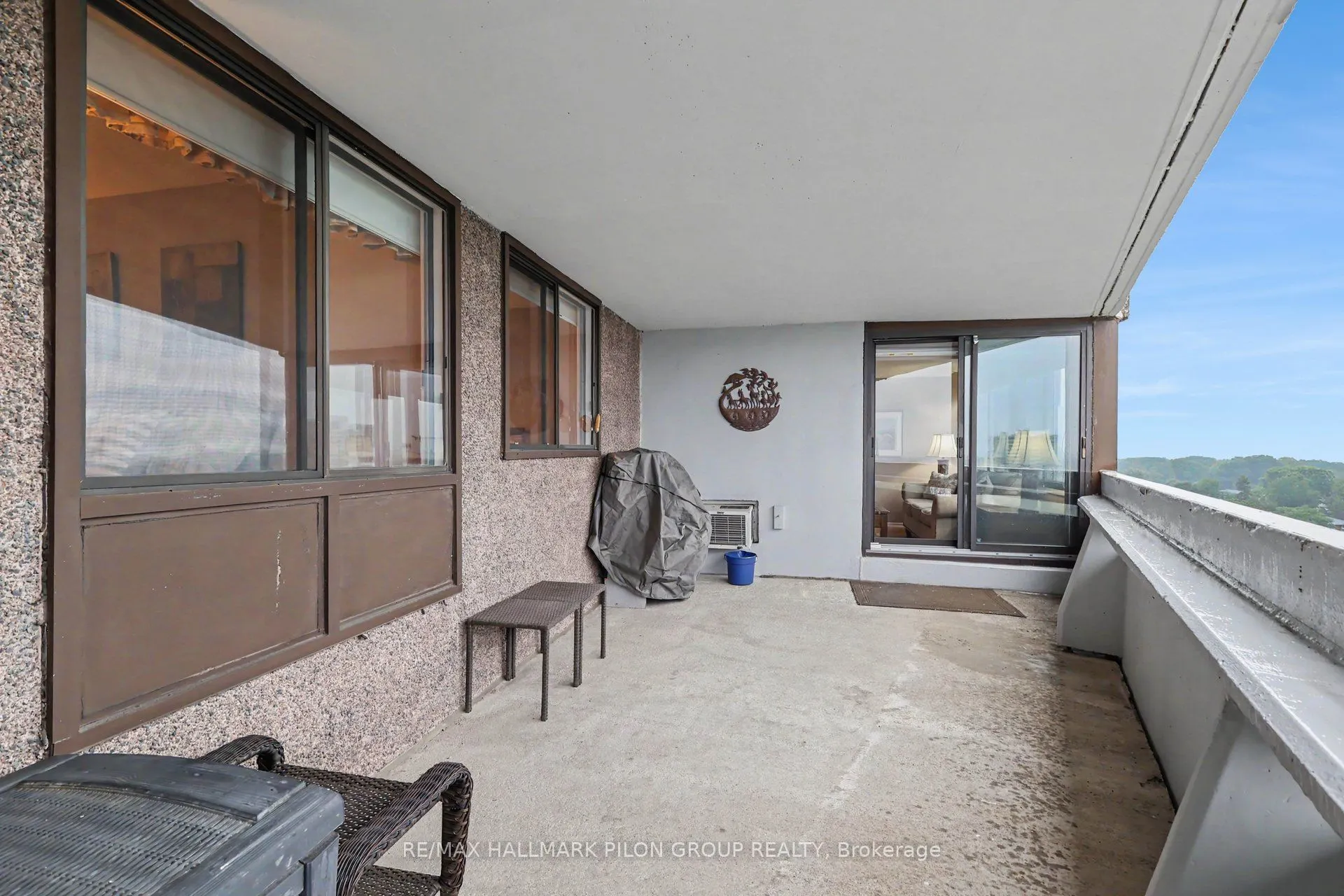 415 Greenview Avenue #1305