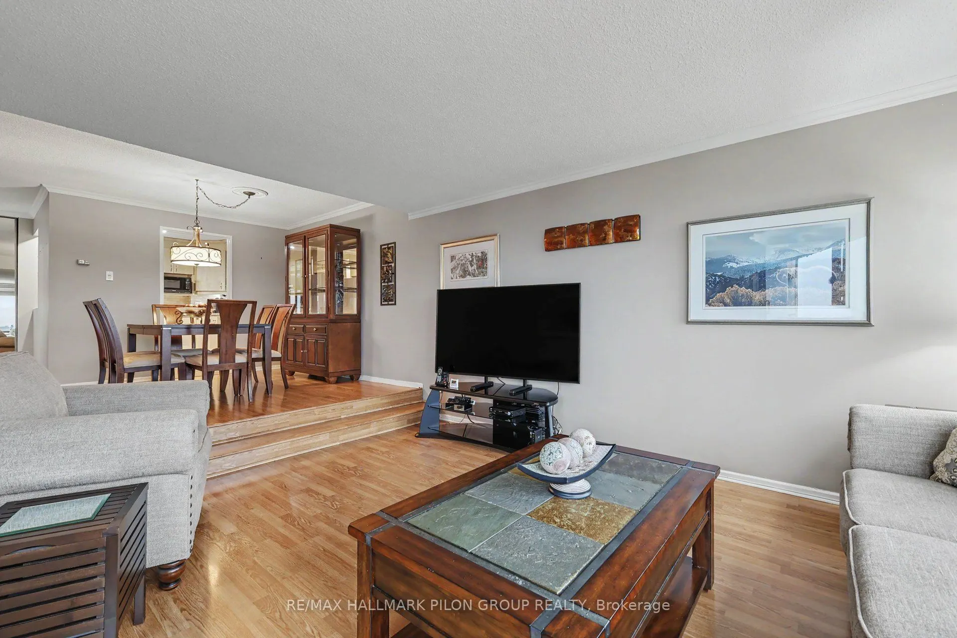 415 Greenview Avenue #1305