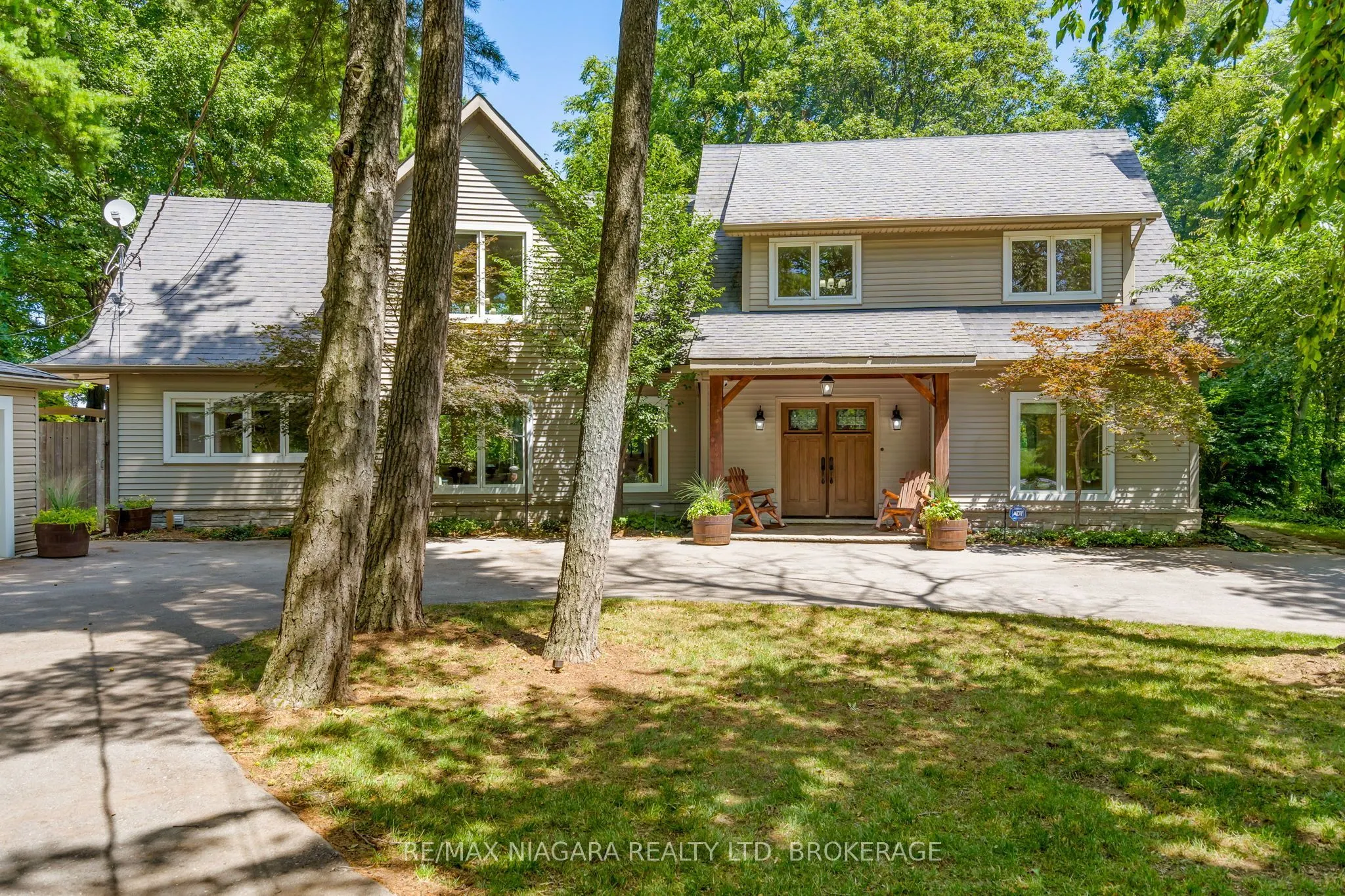 429 Ridge Road E