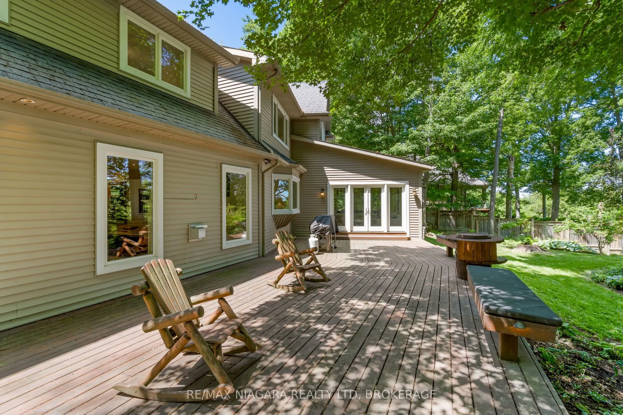 429 Ridge Road E