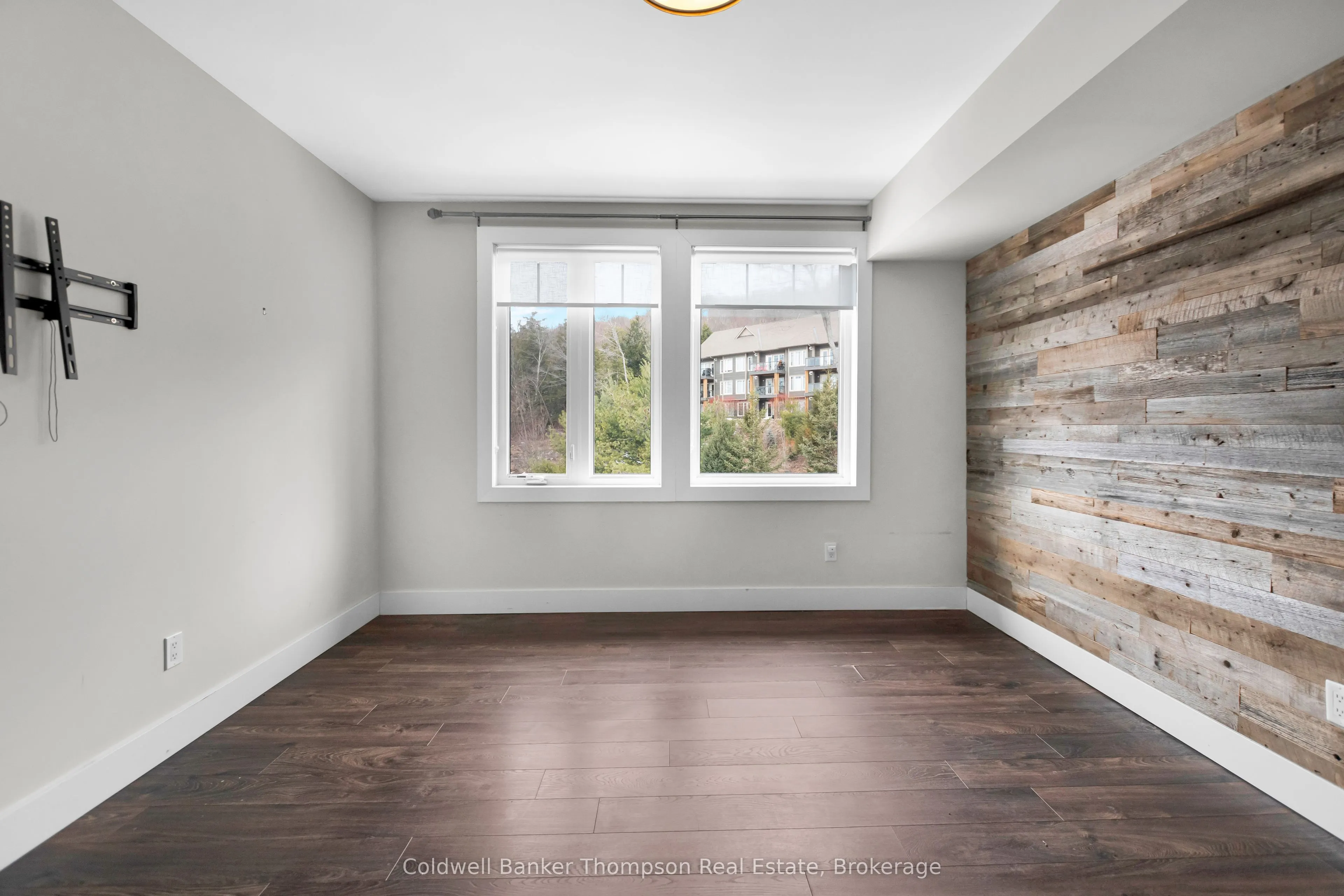 1 TREE TOPS Lane #302