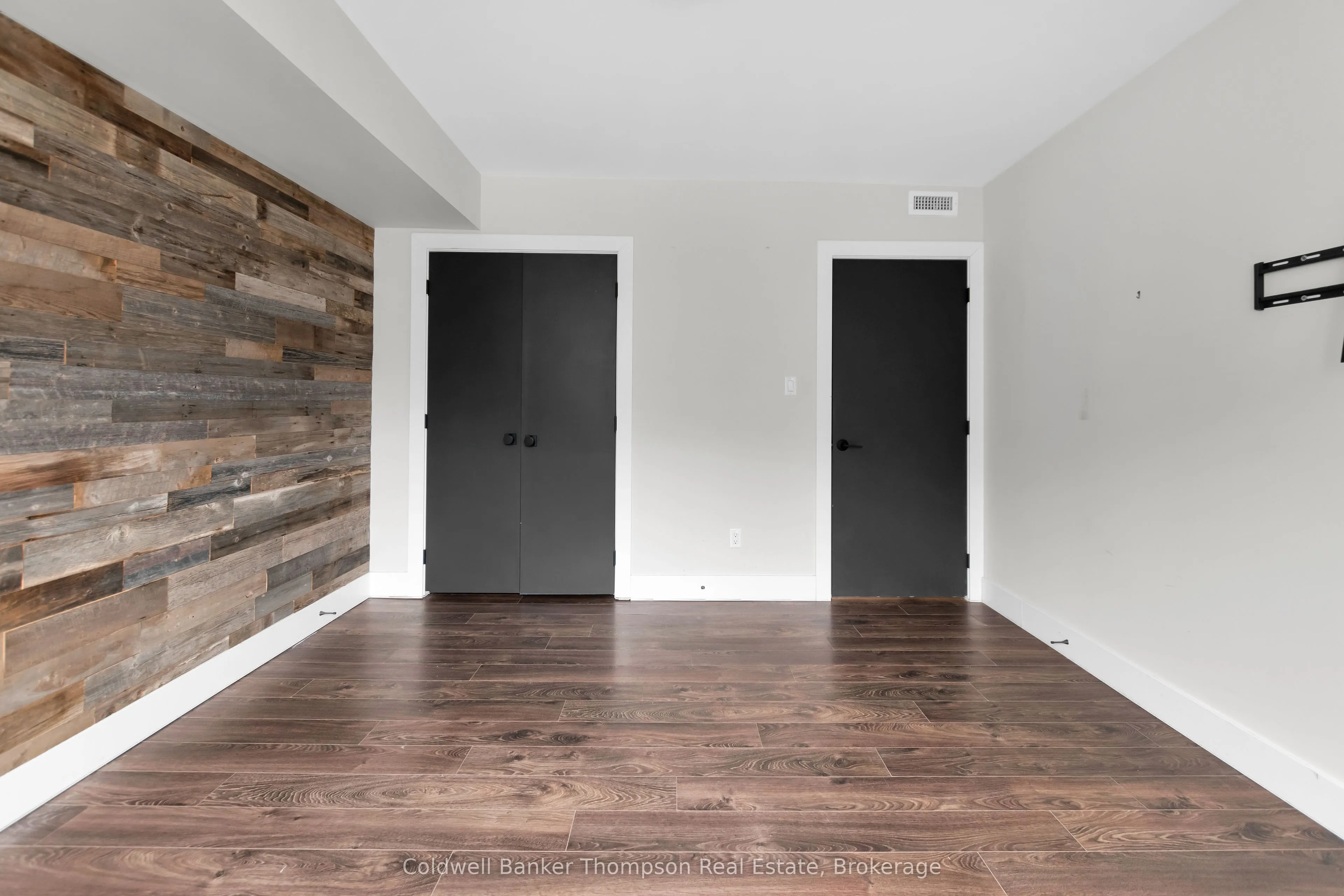 1 TREE TOPS Lane #302