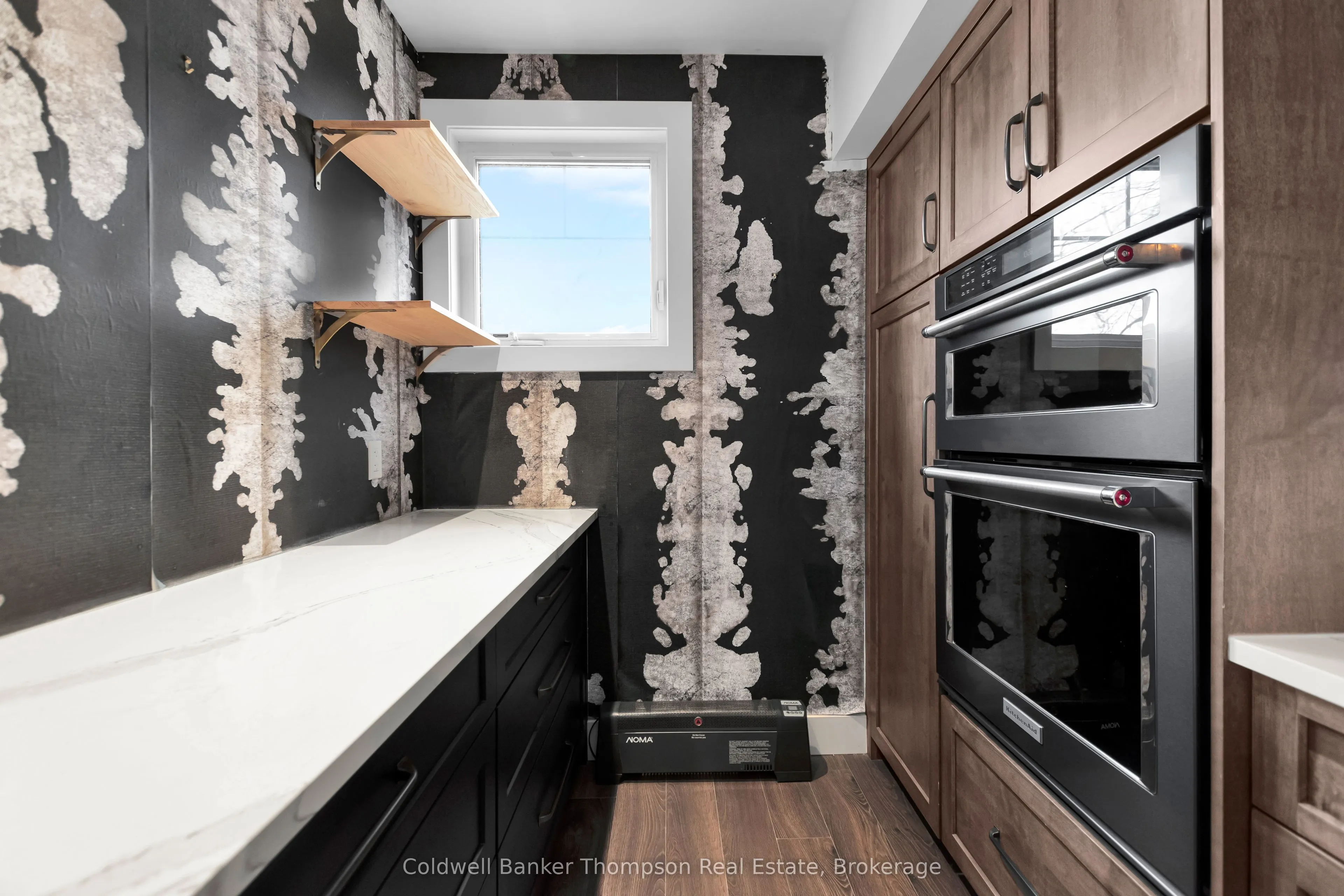 1 TREE TOPS Lane #302