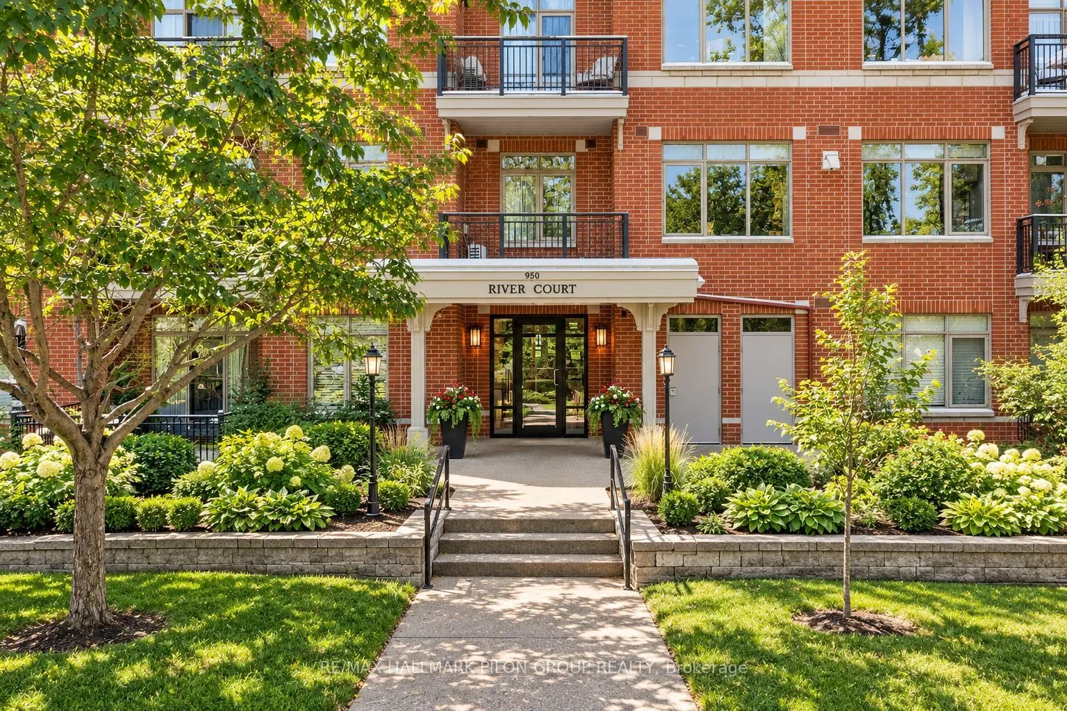 950 Marguerite Avenue #109