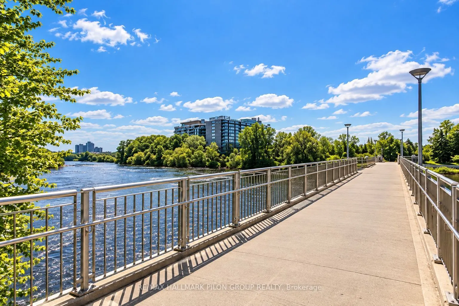 950 Marguerite Avenue #109