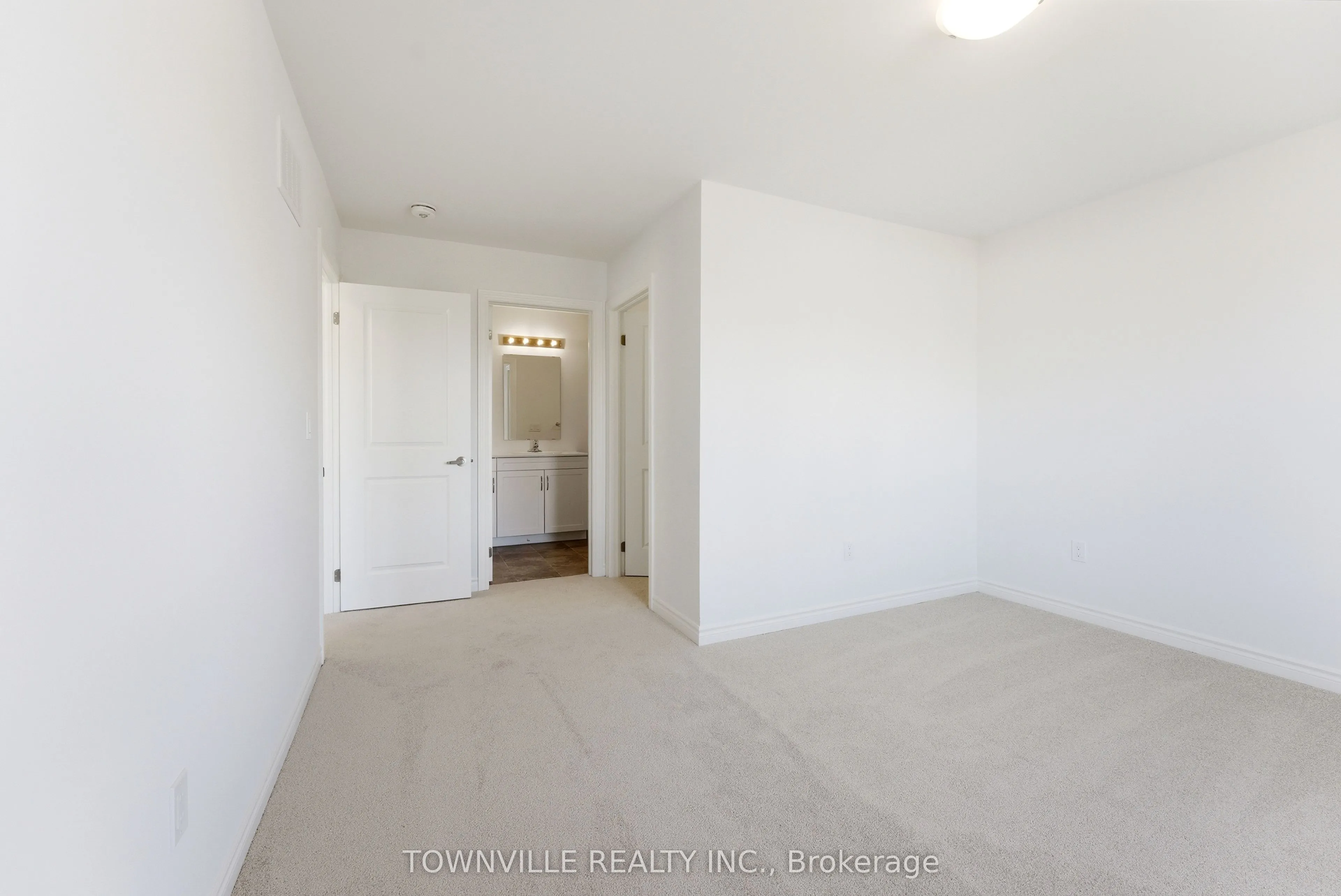 15 Bradden Crescent