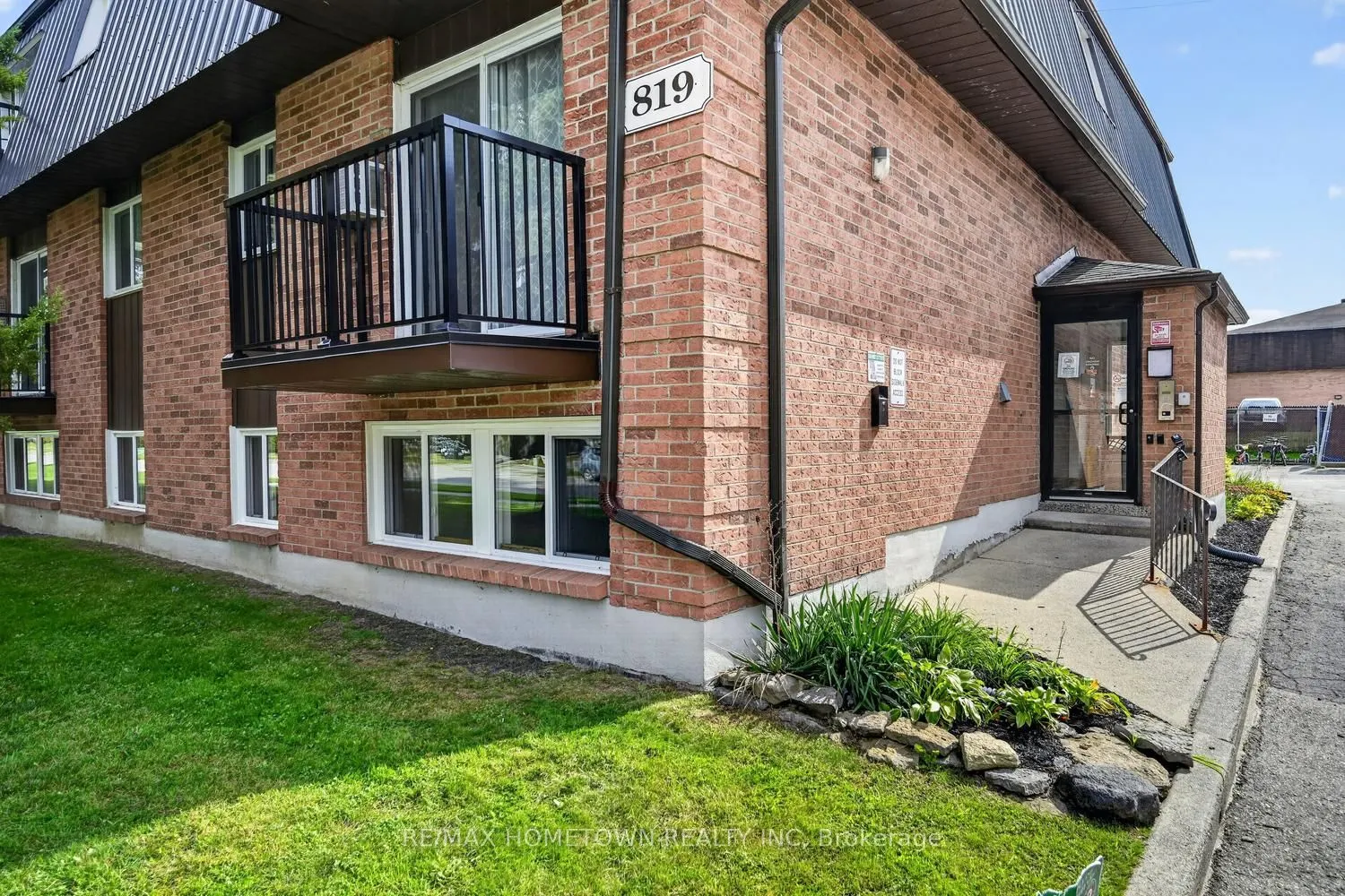 819 MACODRUM Drive #1