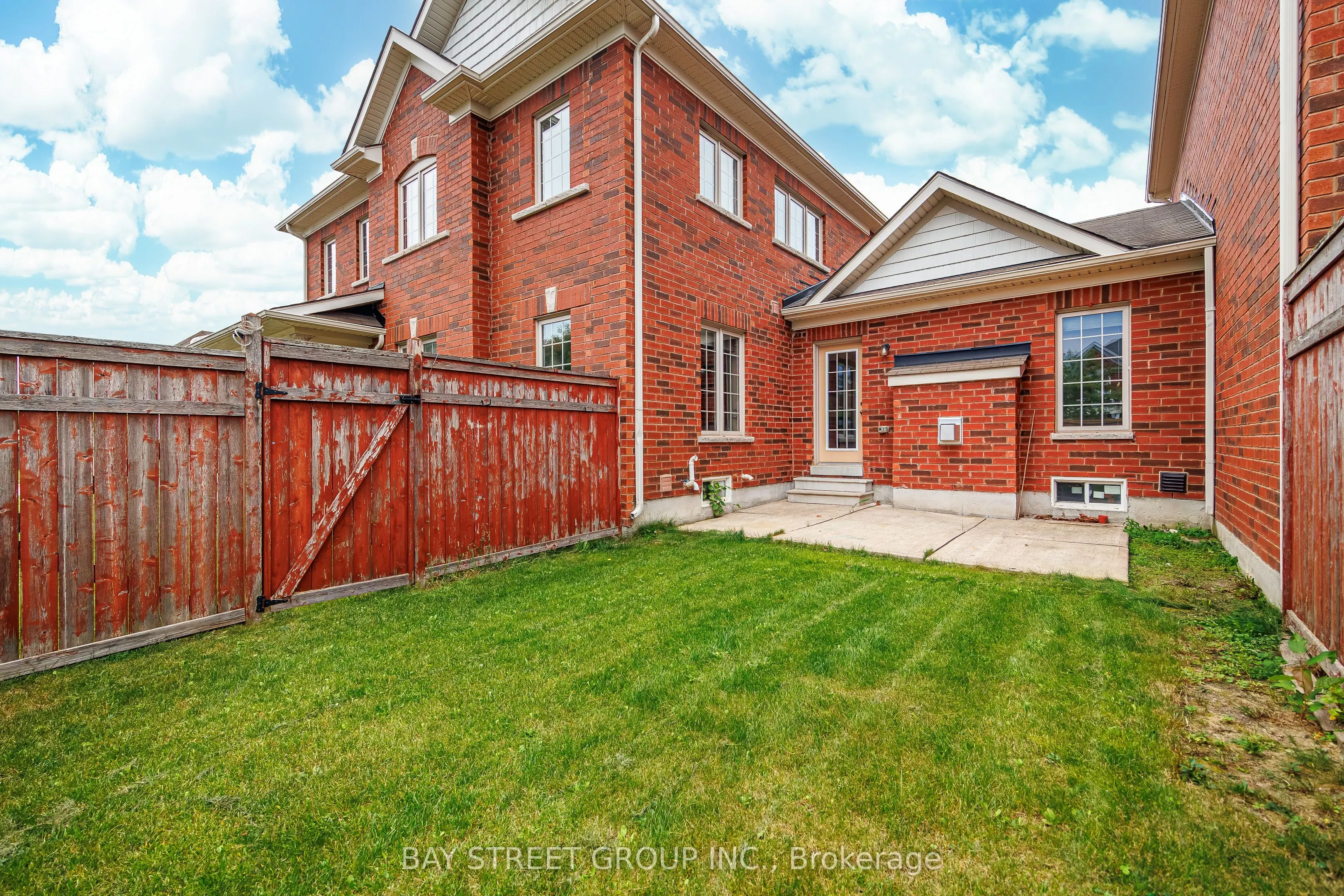 194 Wright Crescent