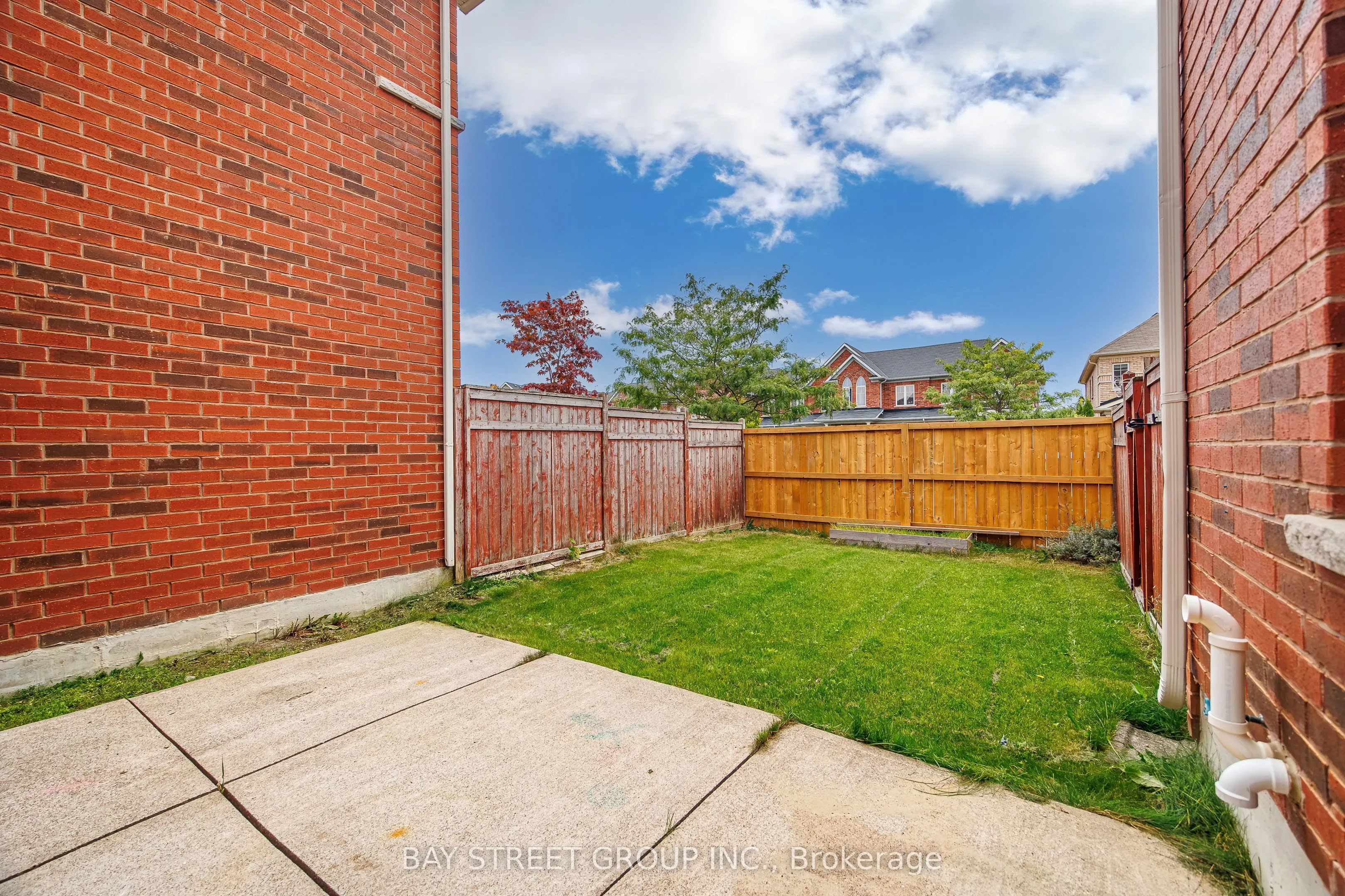 194 Wright Crescent
