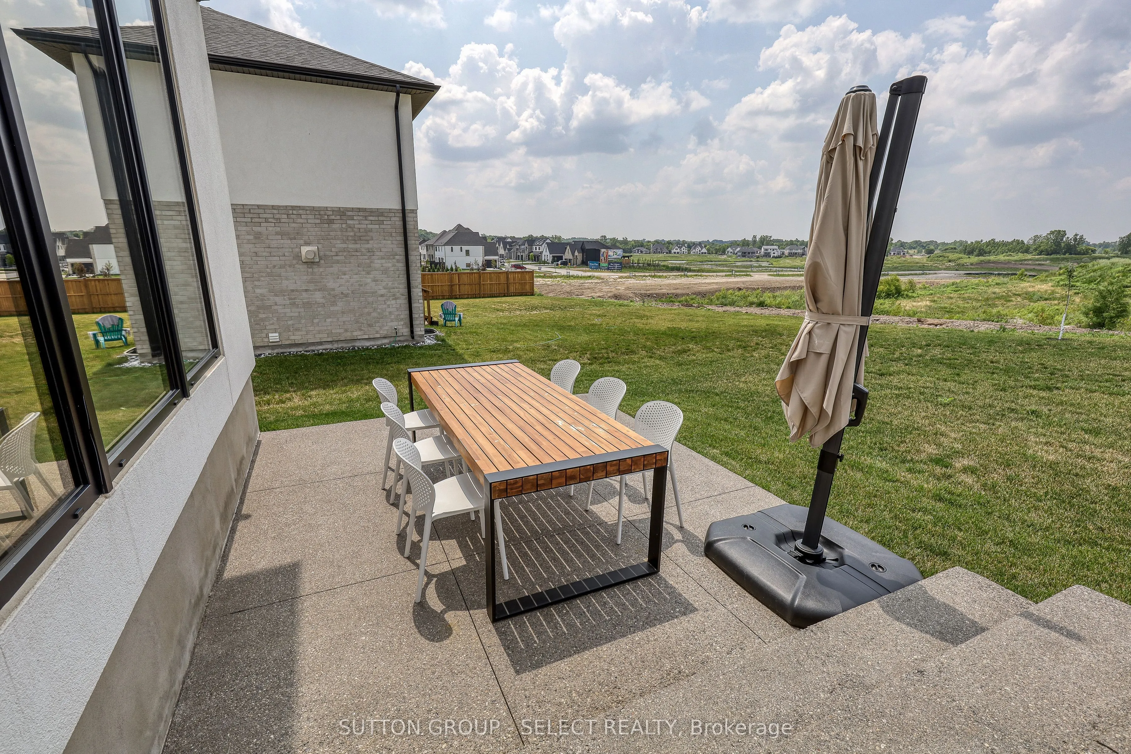 61 CRESTVIEW Drive