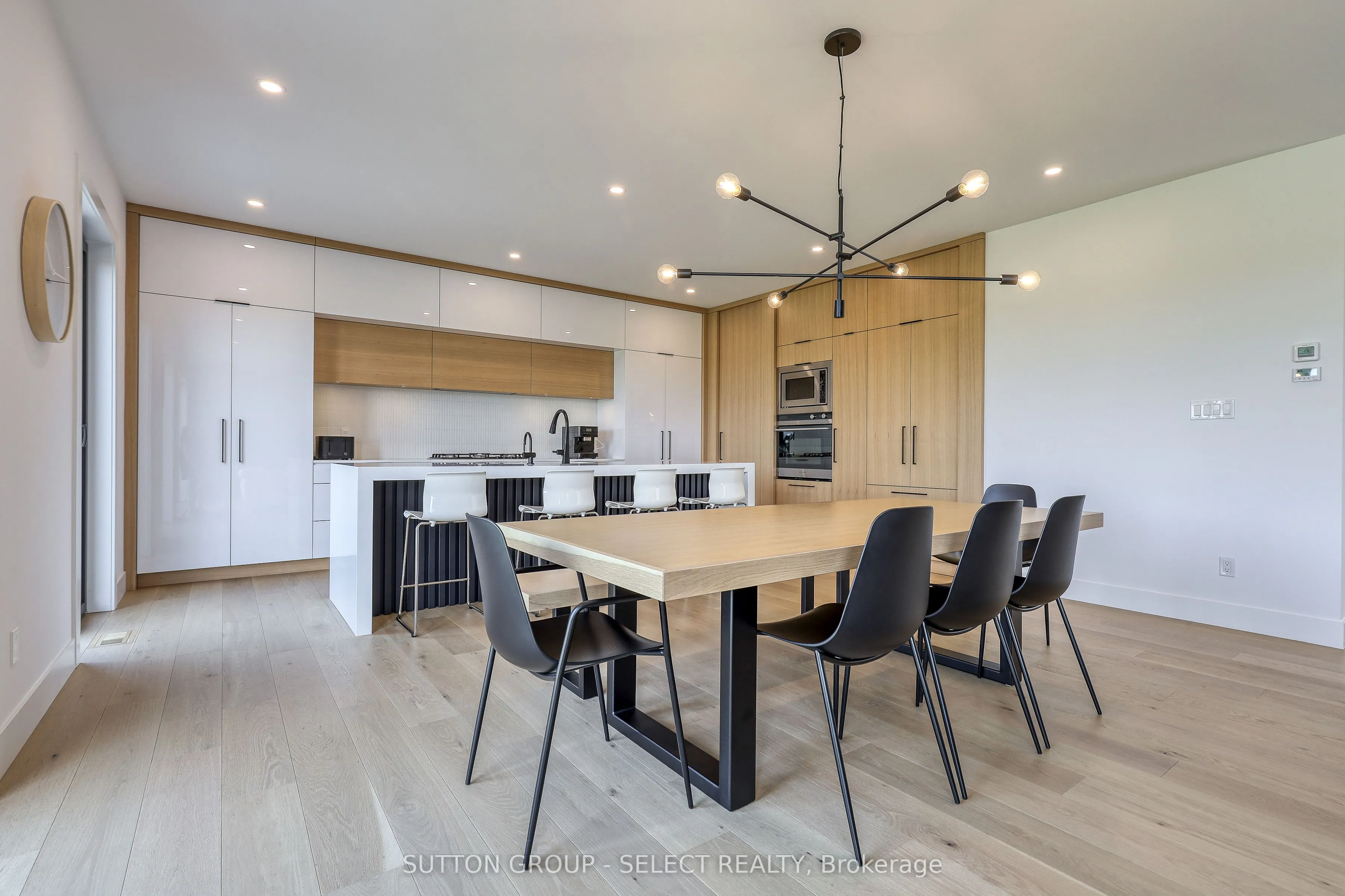 61 CRESTVIEW Drive