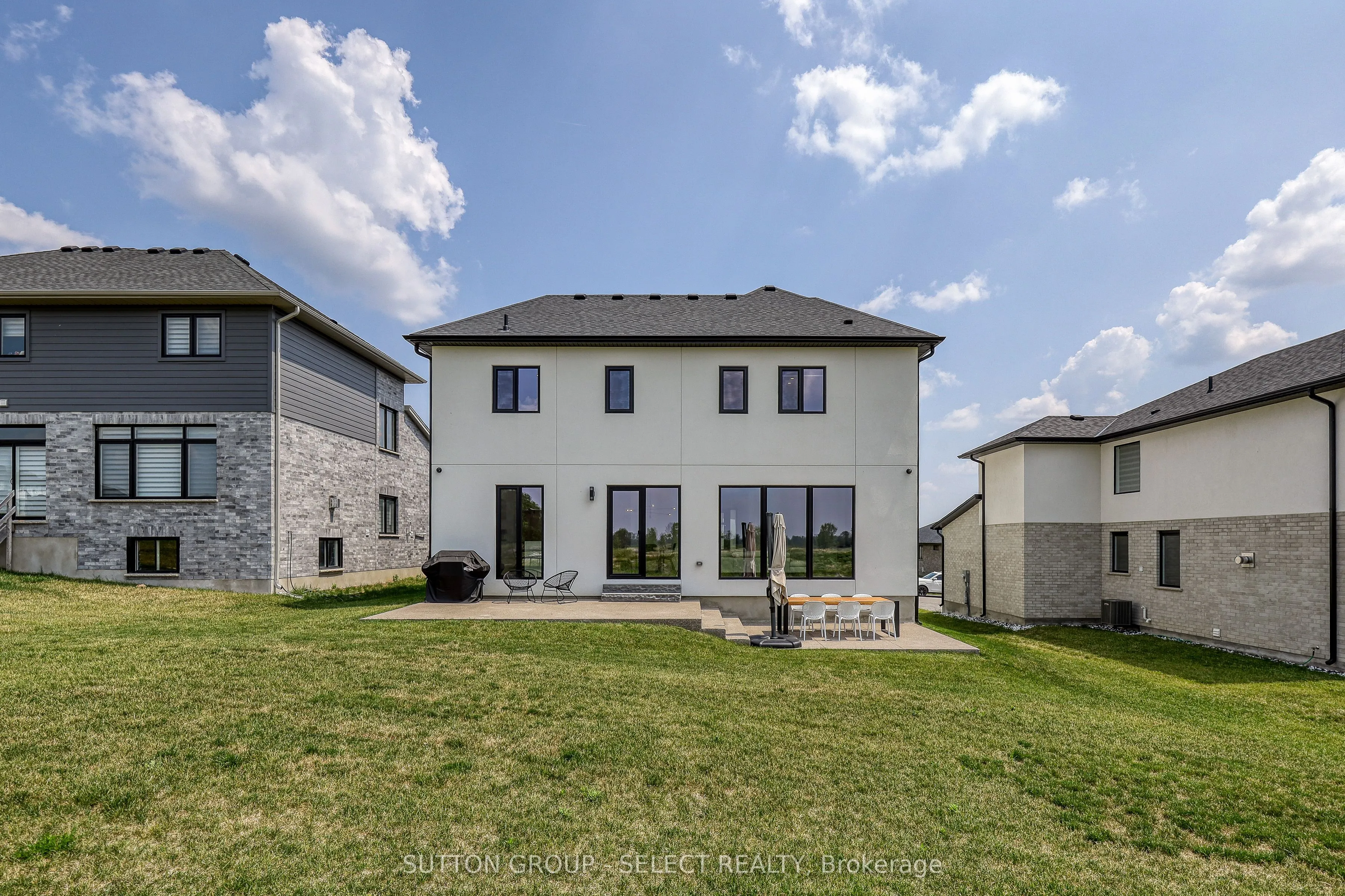 61 CRESTVIEW Drive