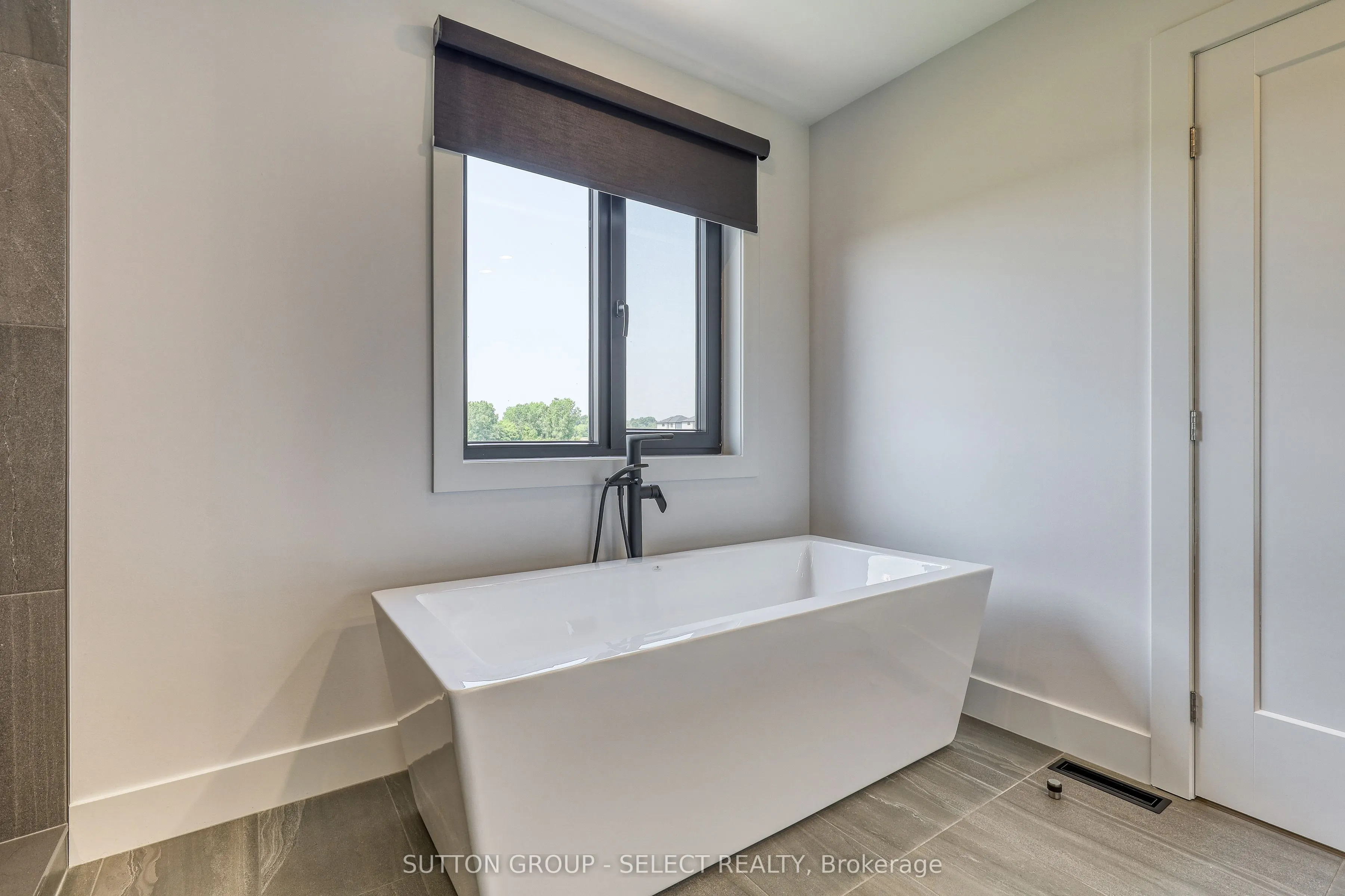 61 CRESTVIEW Drive