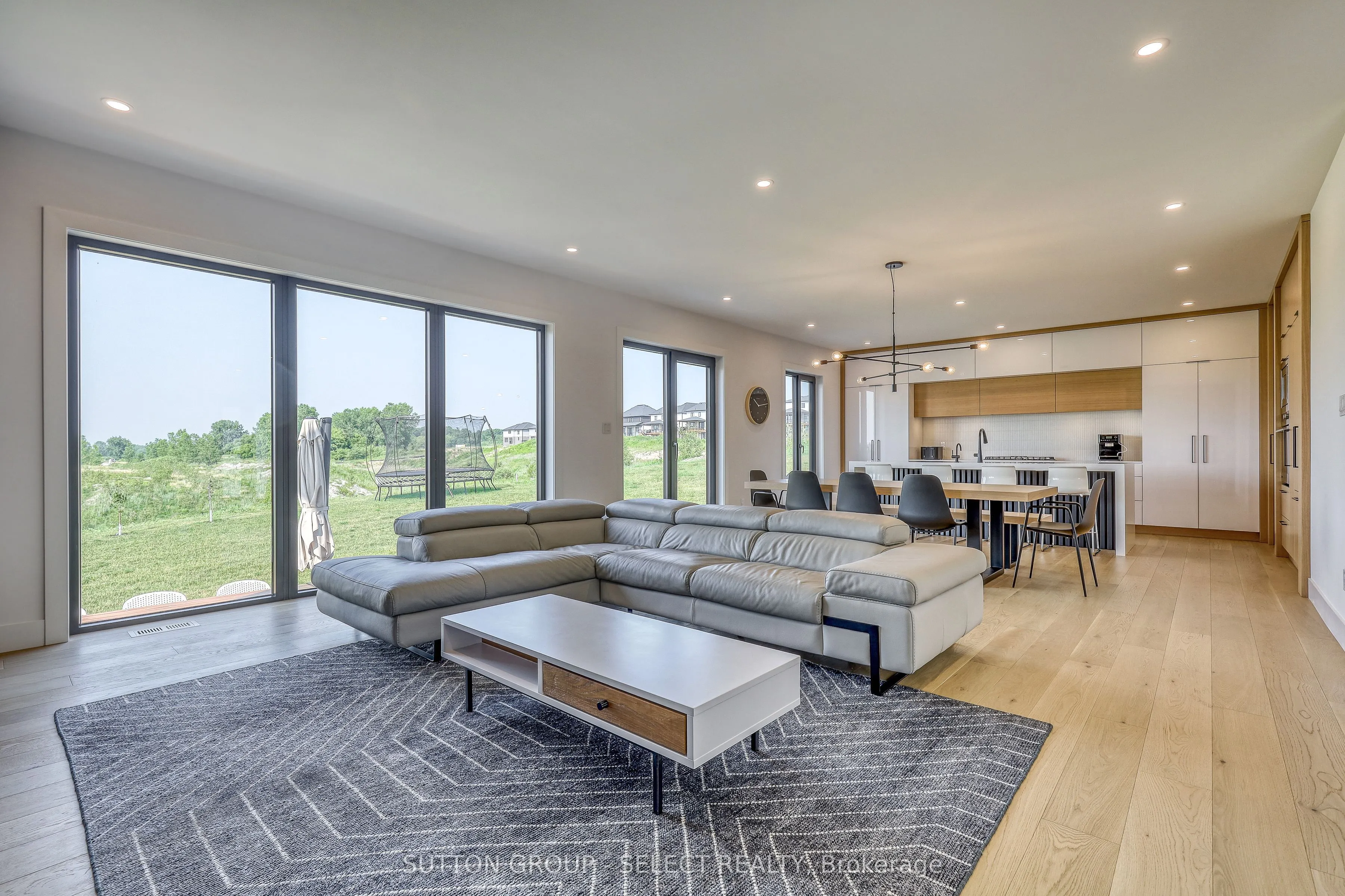 61 CRESTVIEW Drive