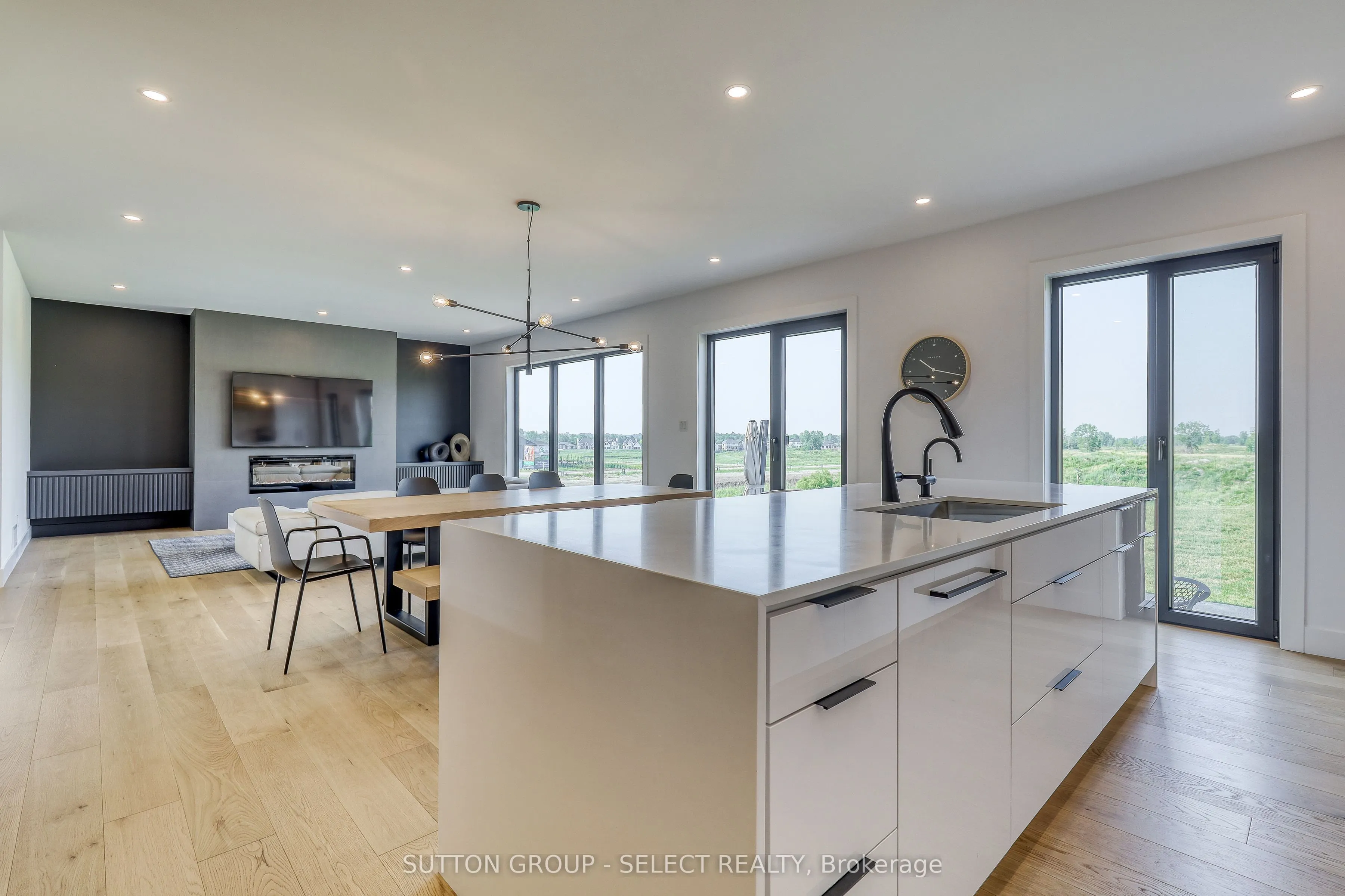 61 CRESTVIEW Drive