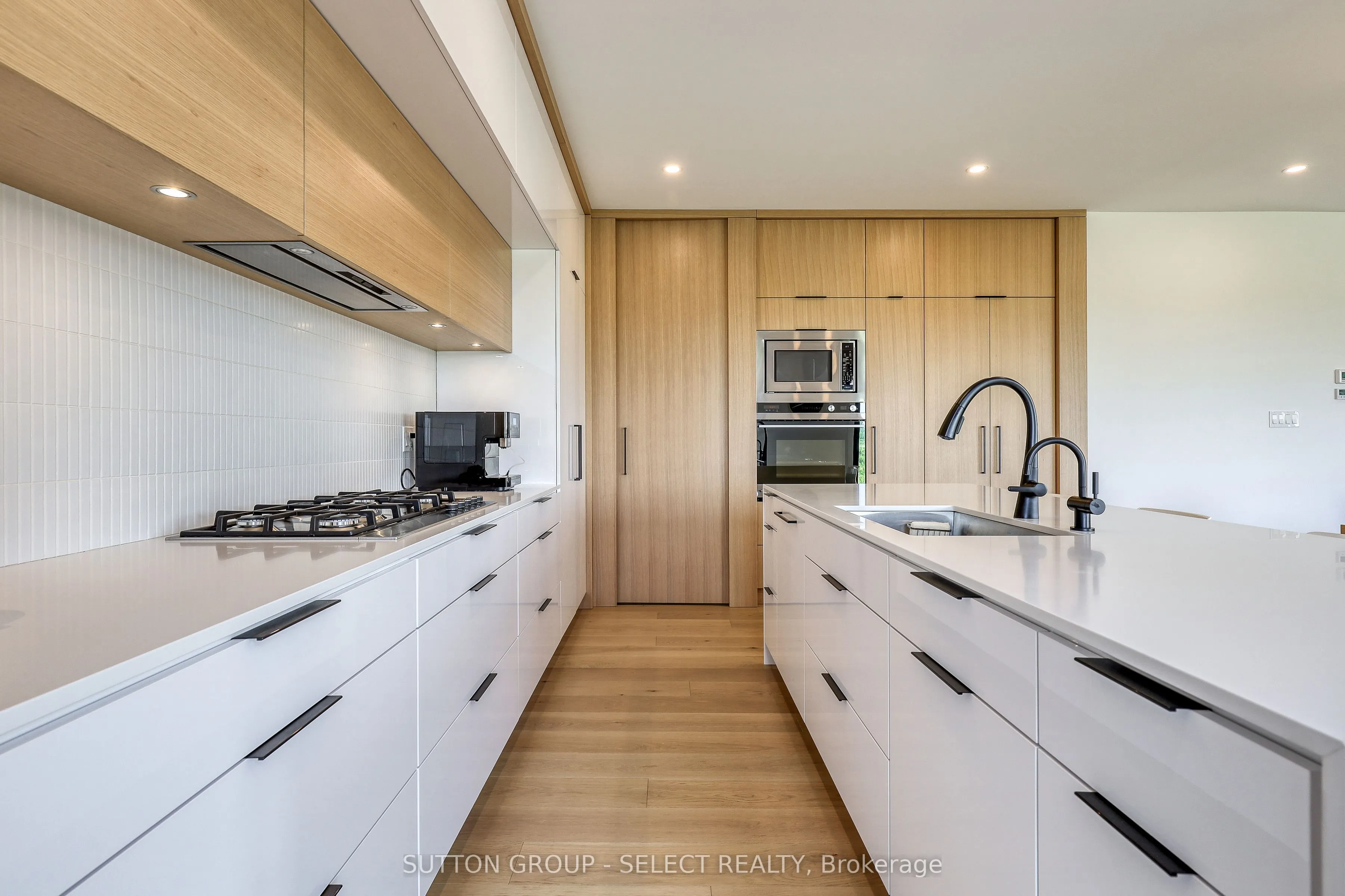61 CRESTVIEW Drive