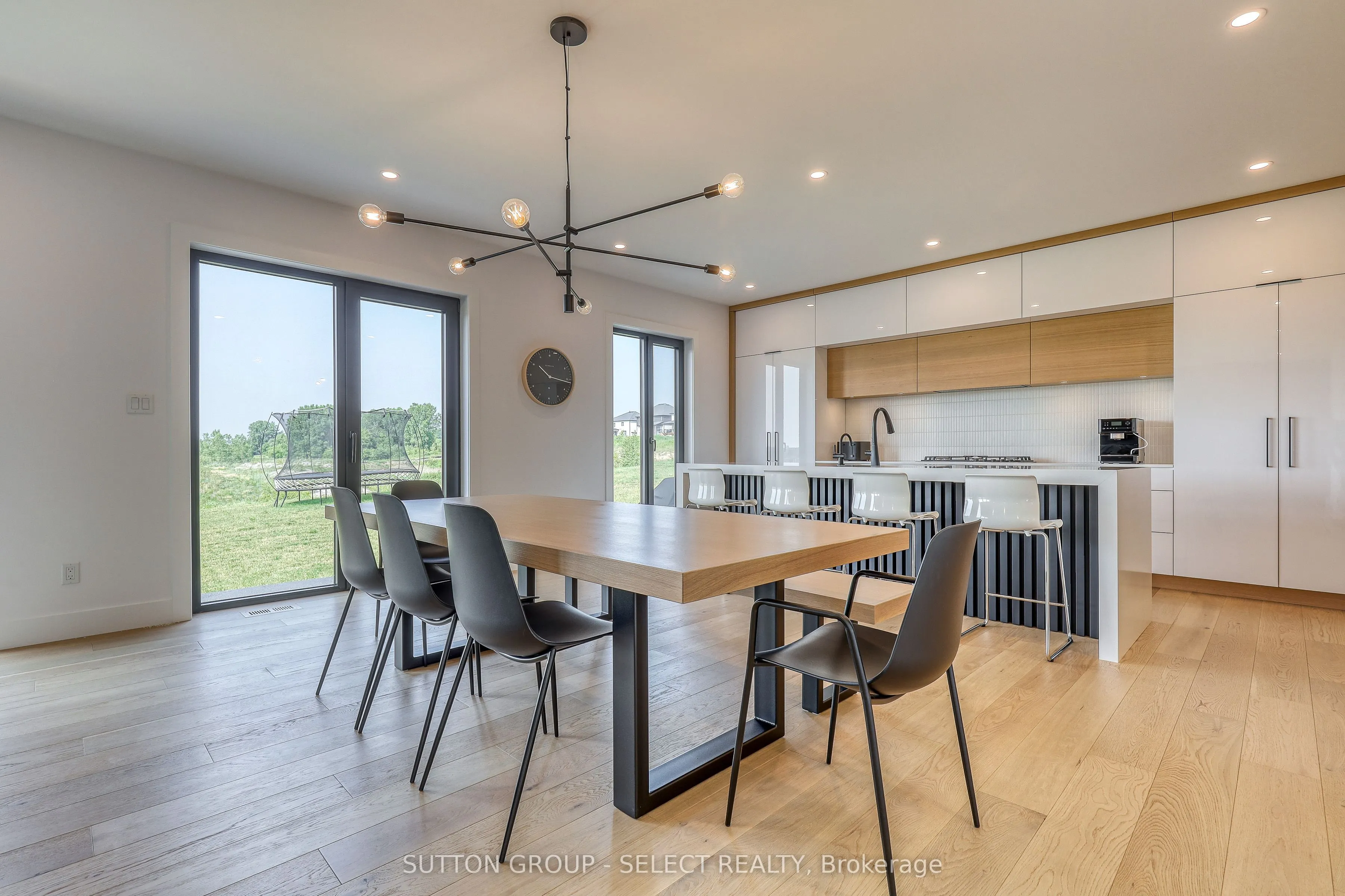 61 CRESTVIEW Drive