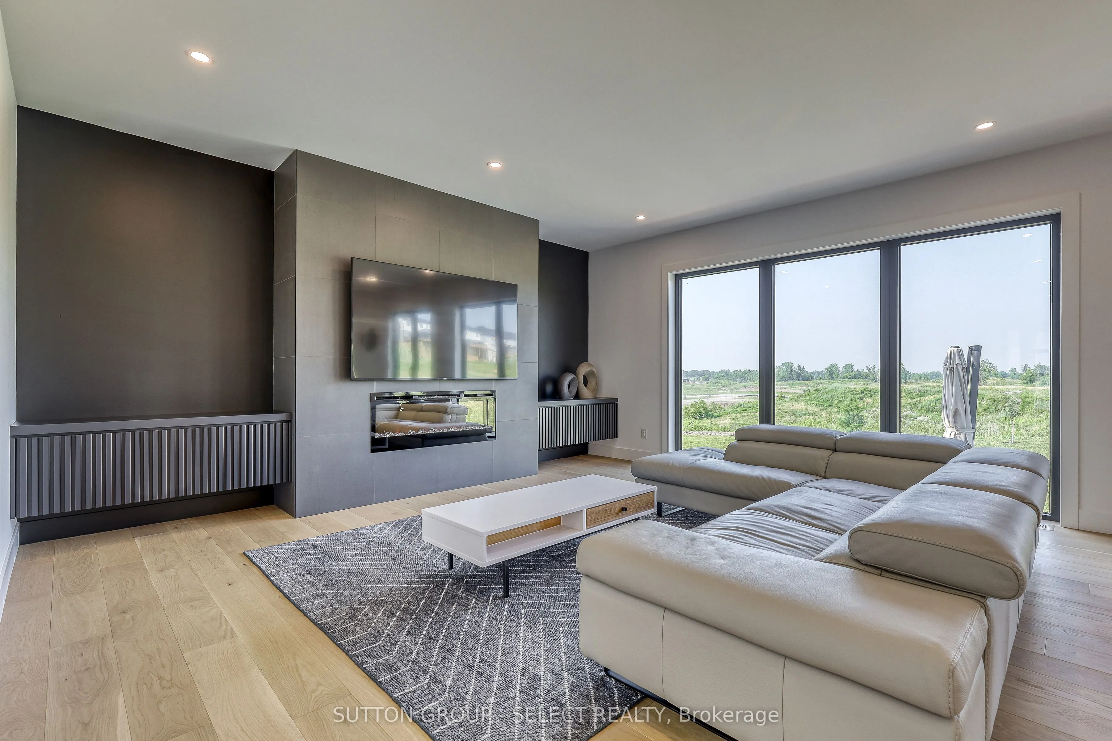 61 CRESTVIEW Drive