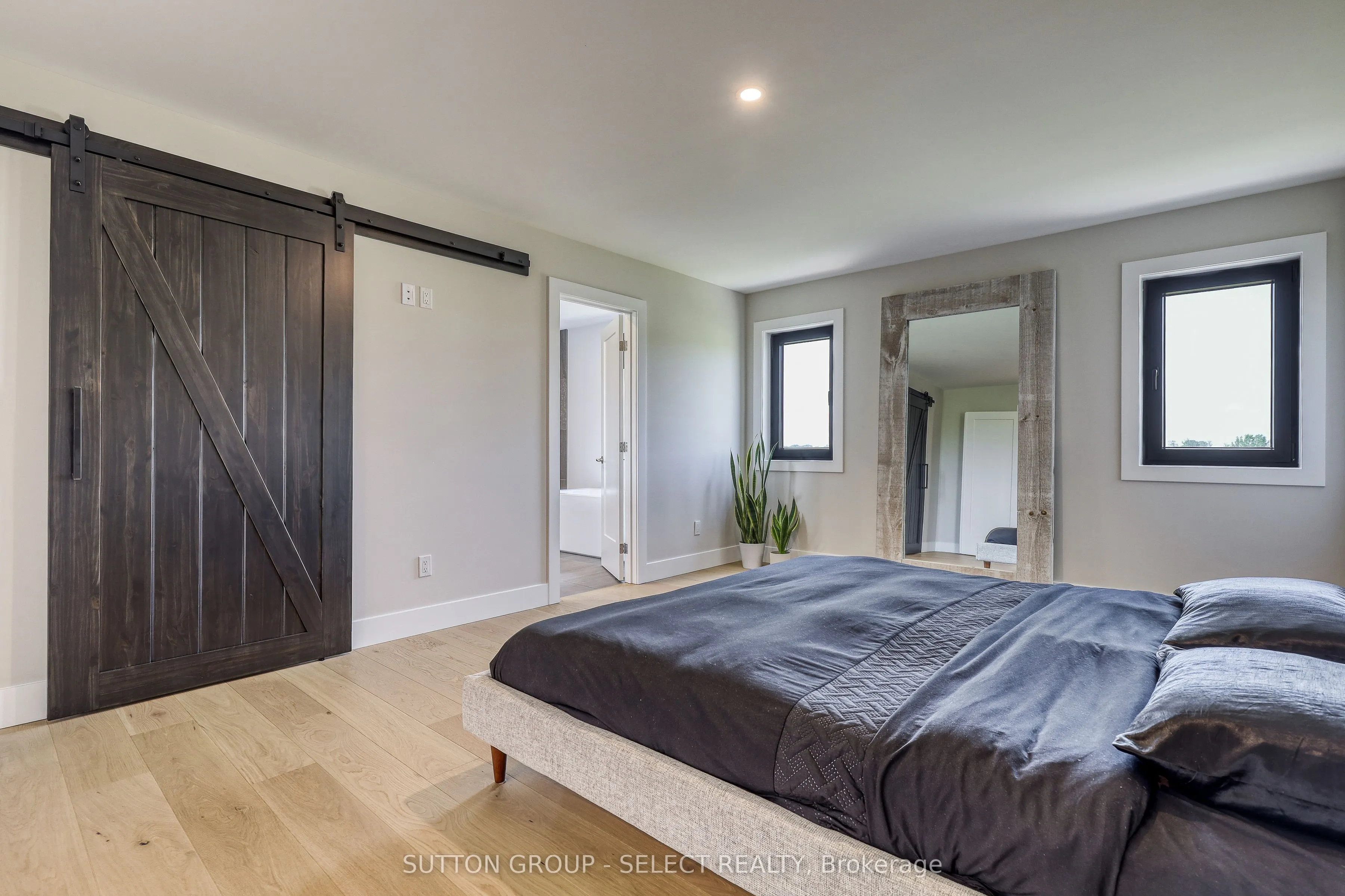 61 CRESTVIEW Drive