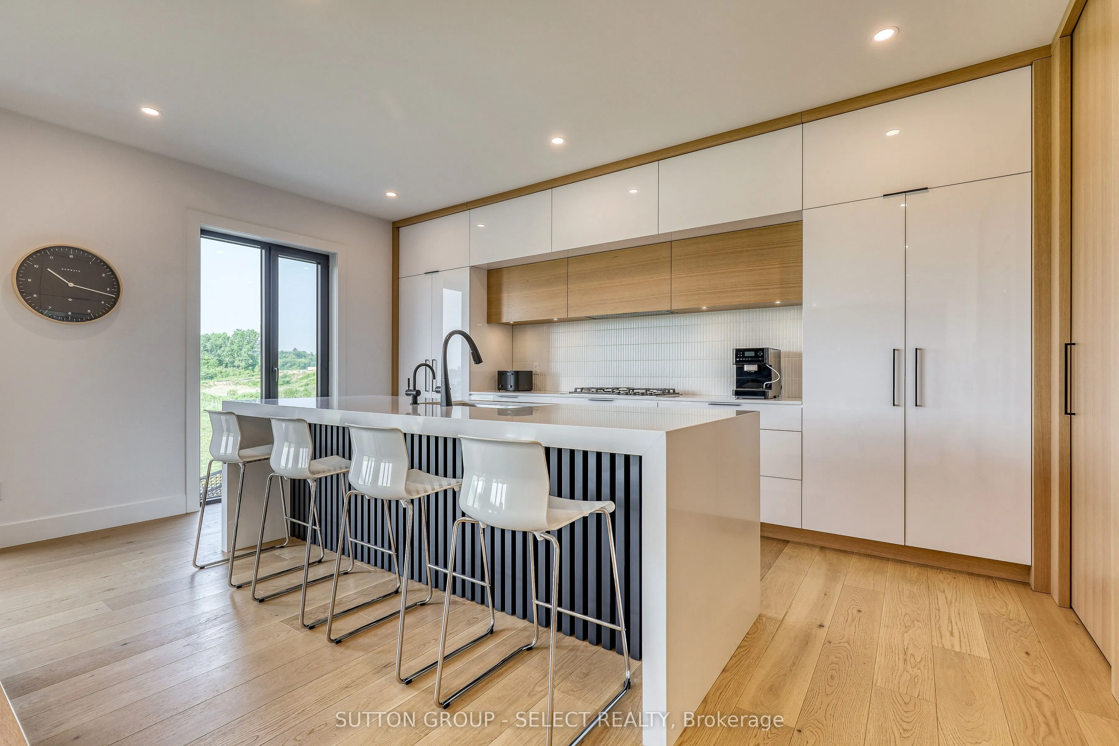 61 CRESTVIEW Drive
