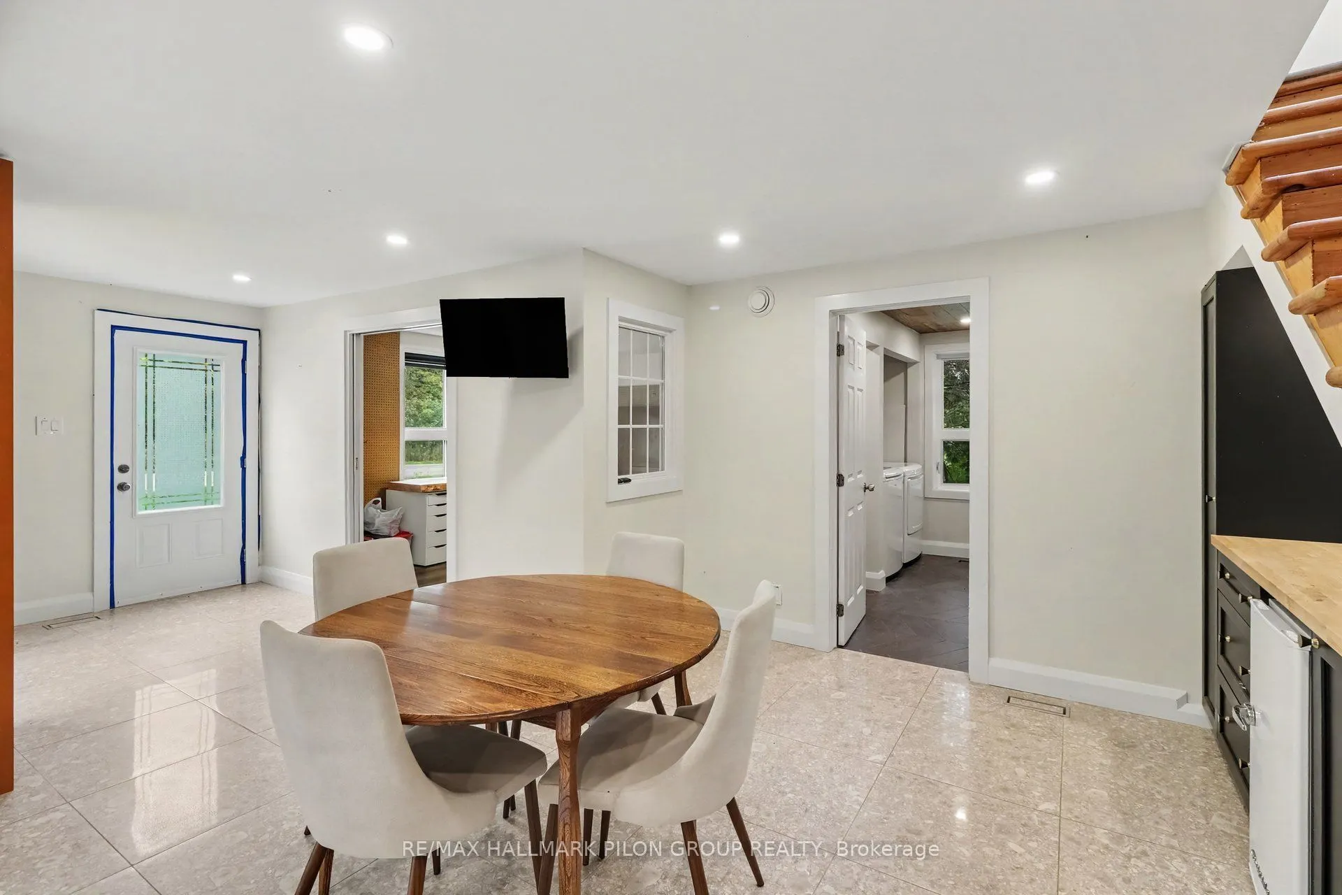 877 St Felix Road