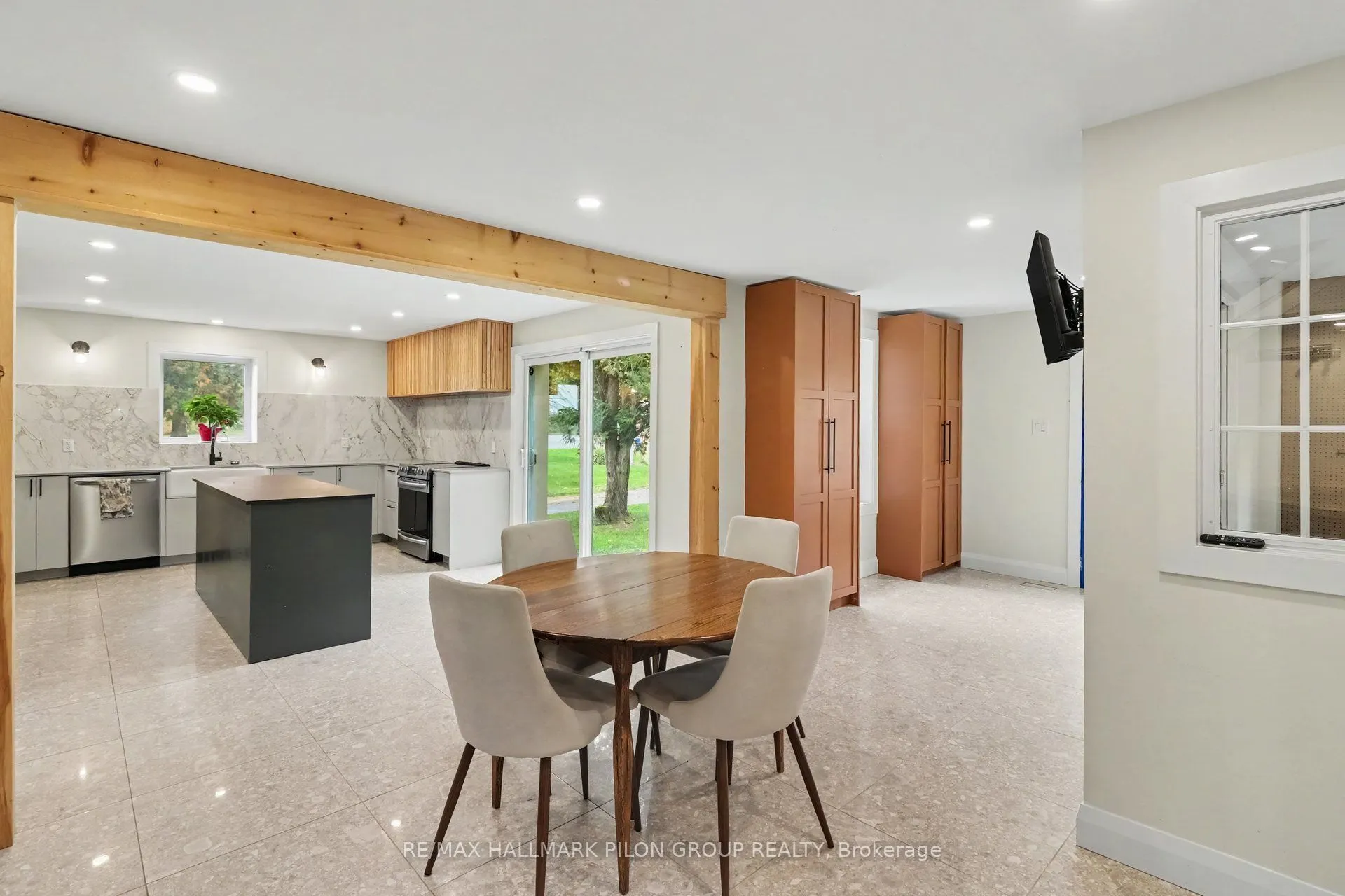 877 St Felix Road