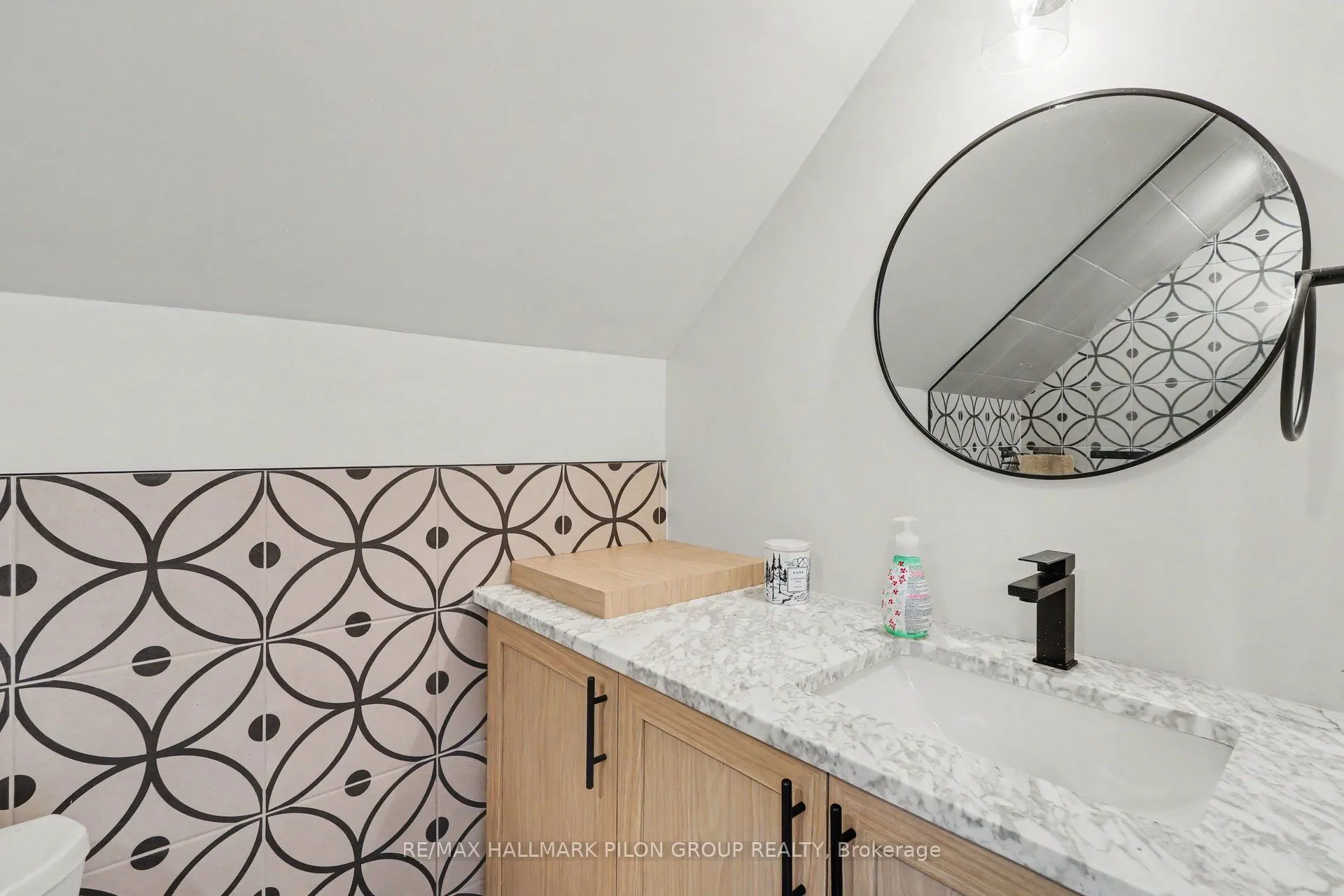 877 St Felix Road