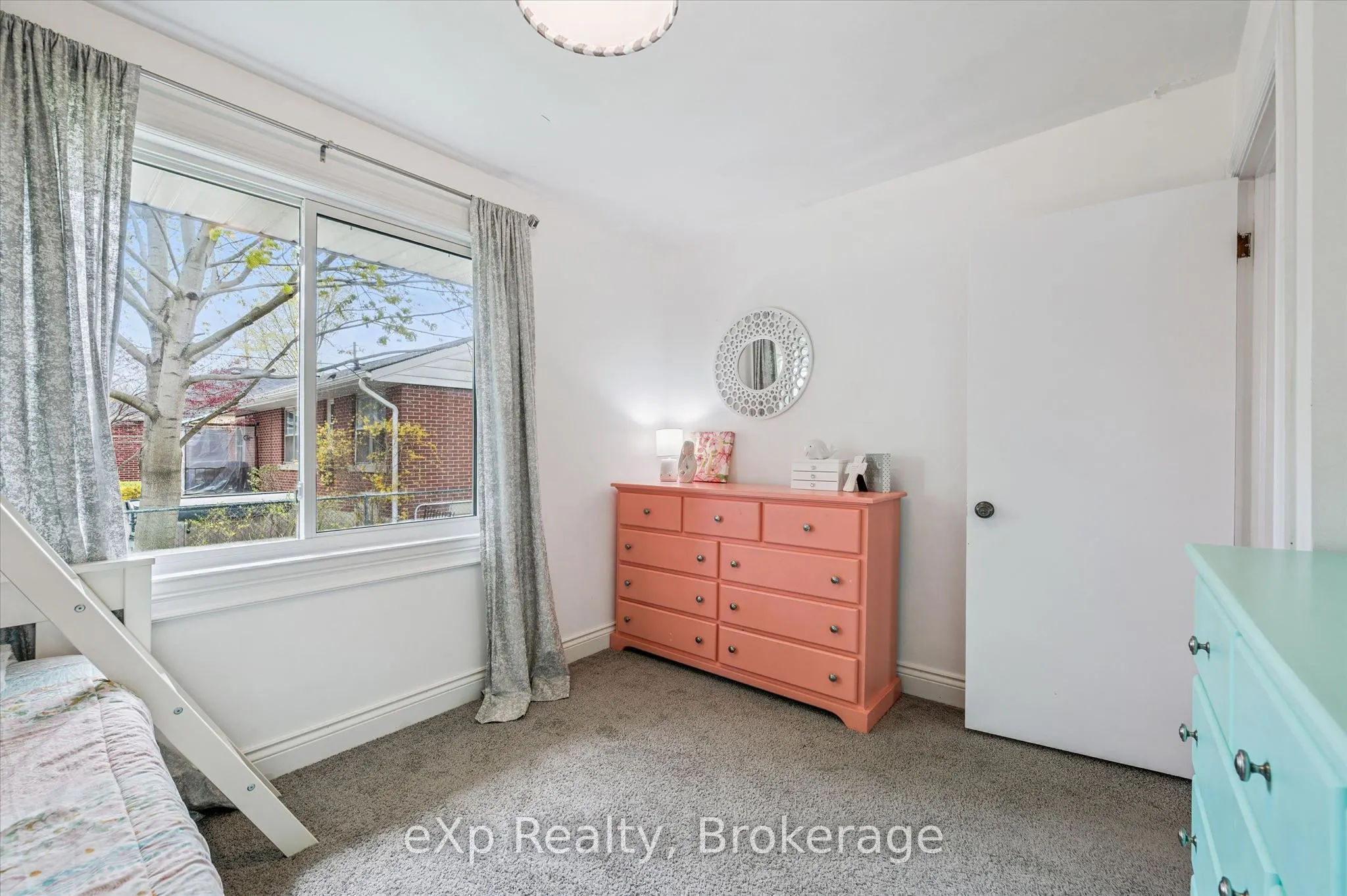 14 Glenwood Avenue