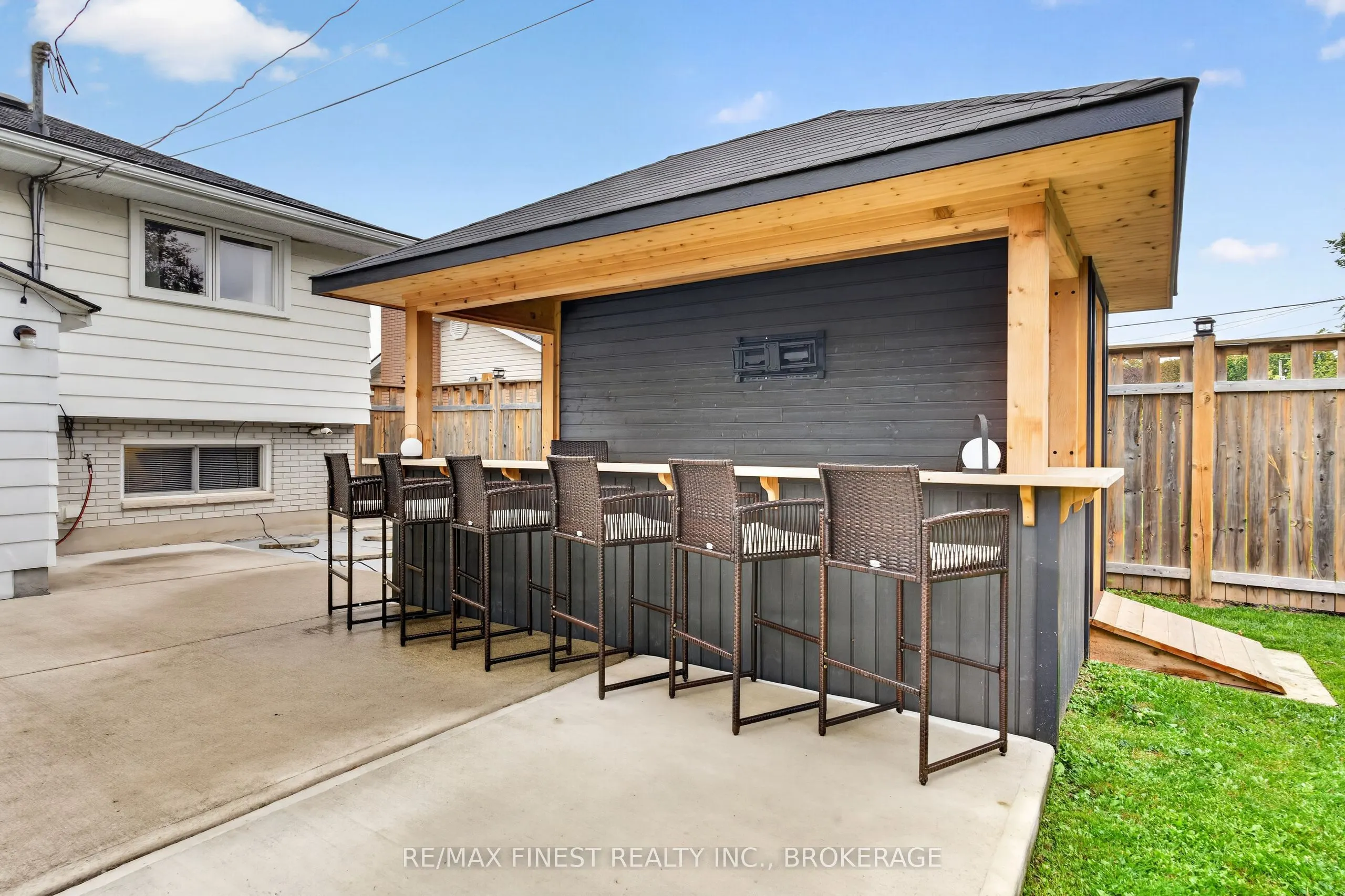 89 Sunset Boulevard
