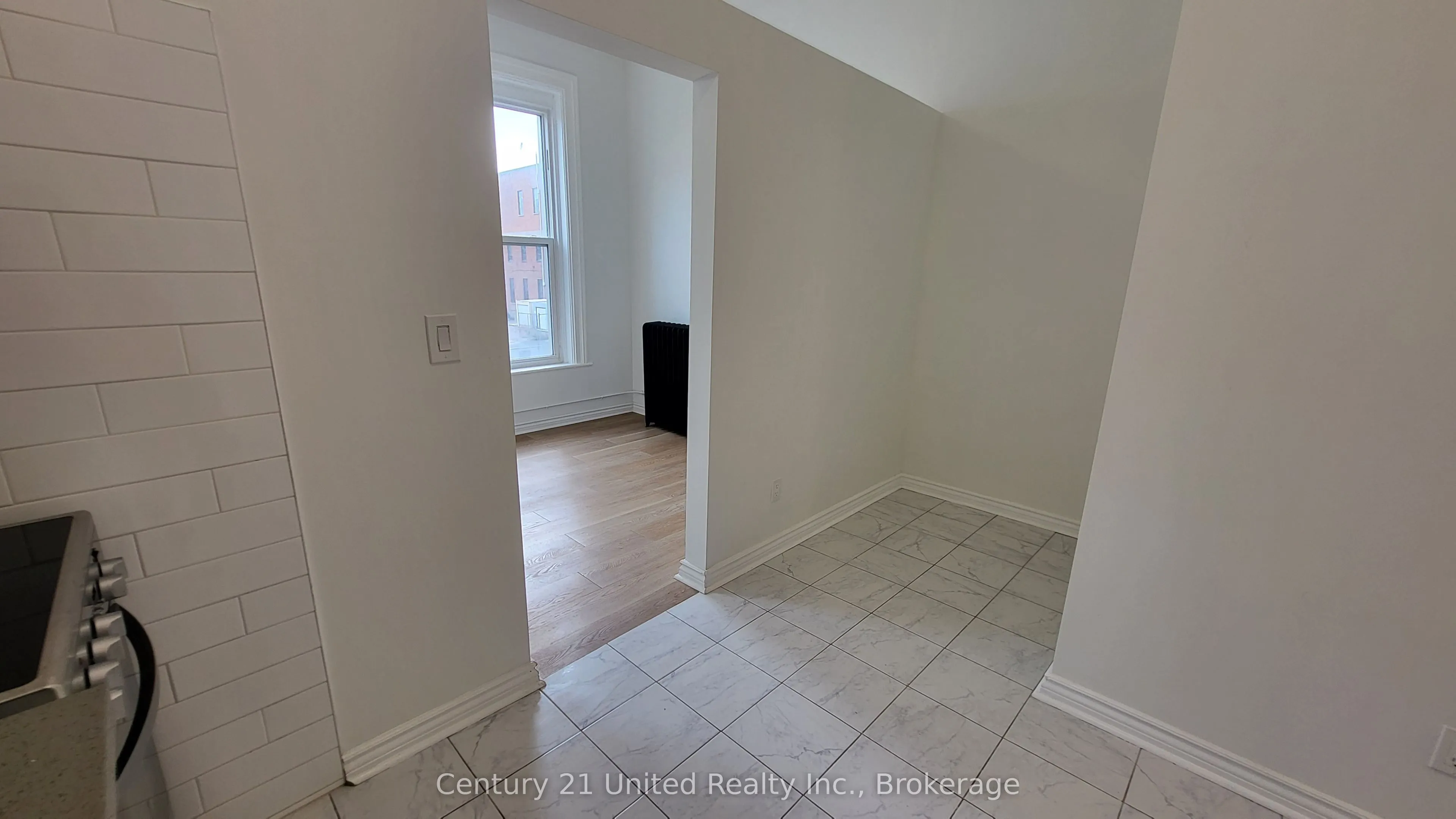 172.5 Hunter Street W #11