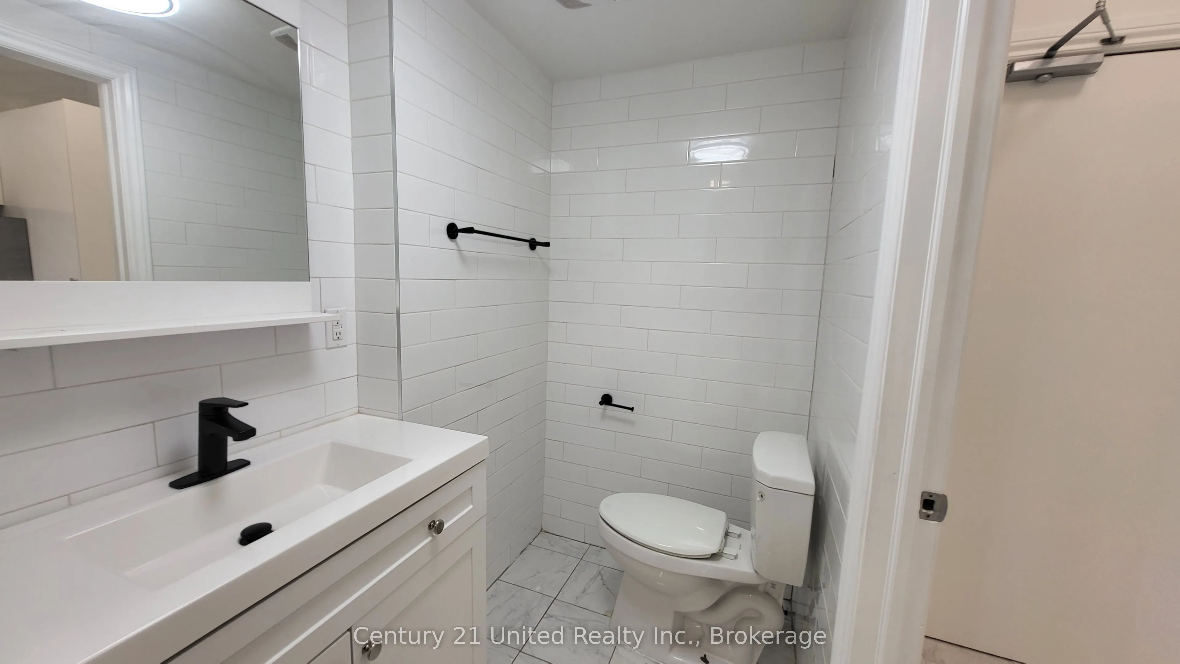 172.5 Hunter Street W #11