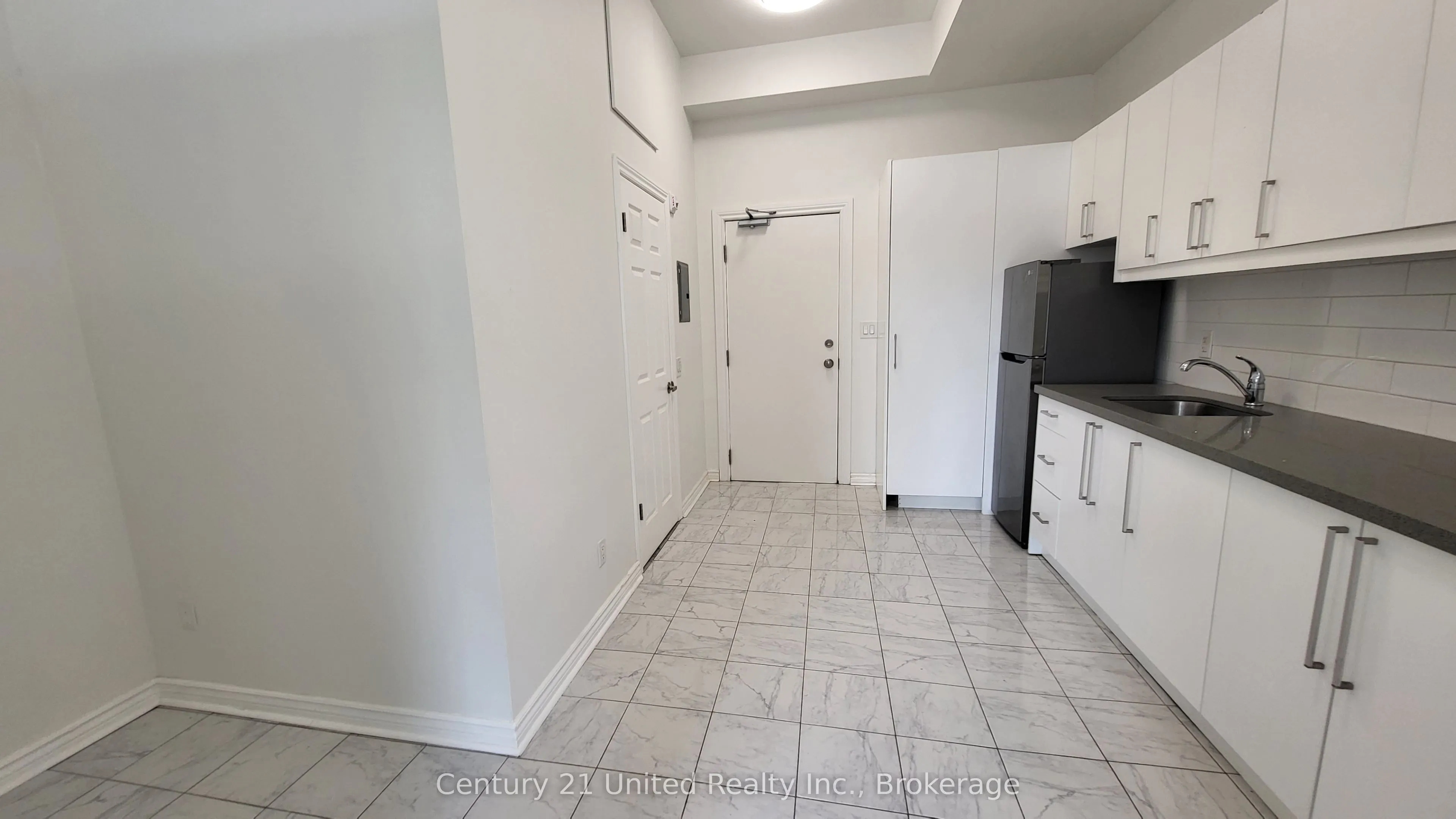 172.5 Hunter Street W #11