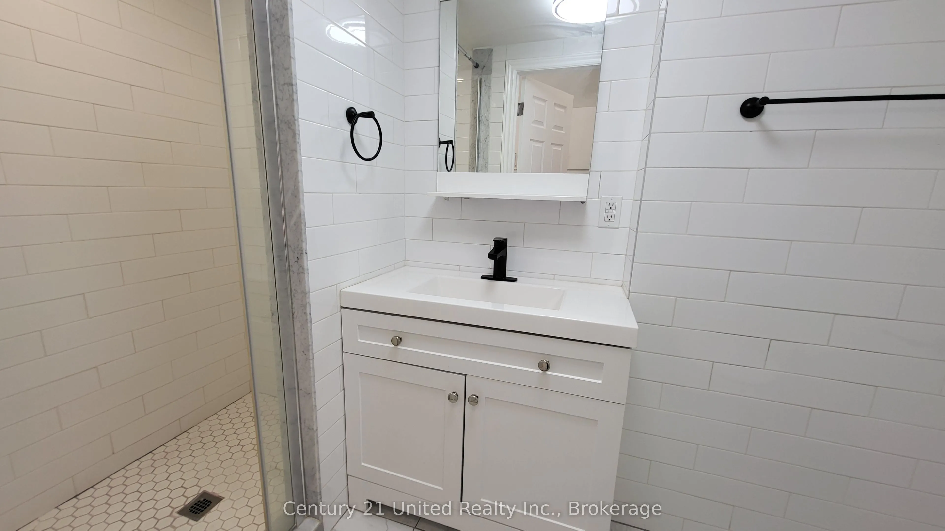 172.5 Hunter Street W #11