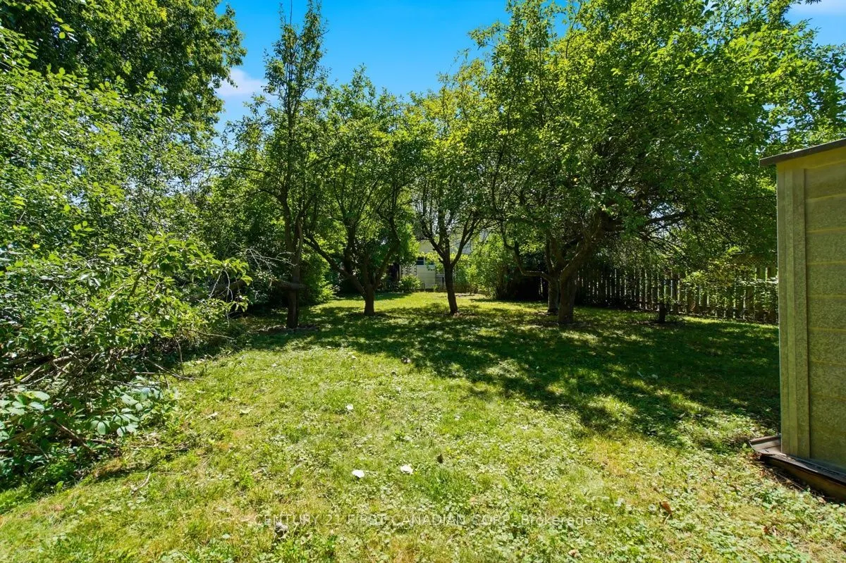 17 Edgemere Crescent