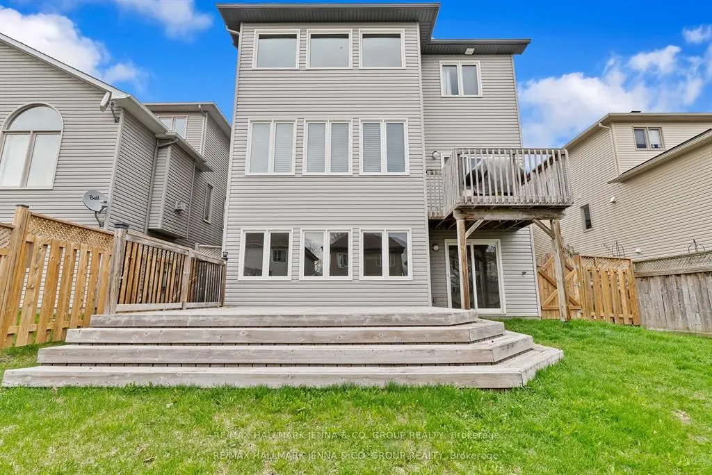 281 Topaze Crescent