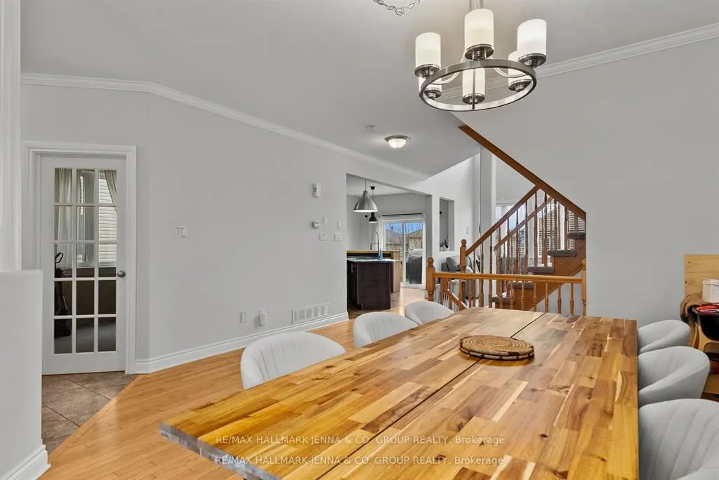 281 Topaze Crescent