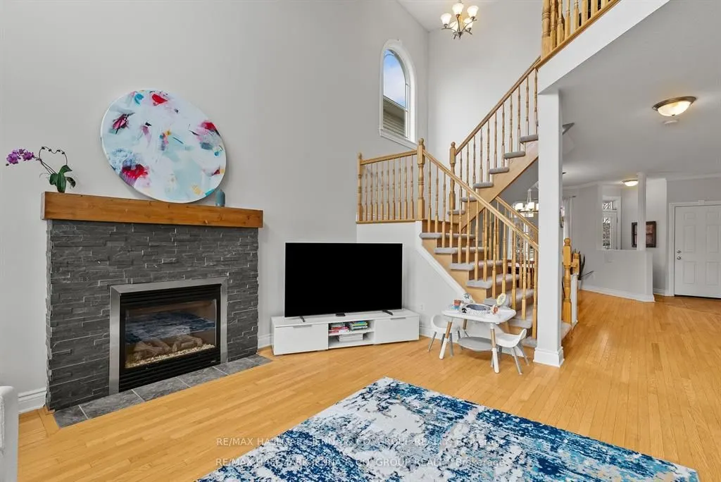281 Topaze Crescent
