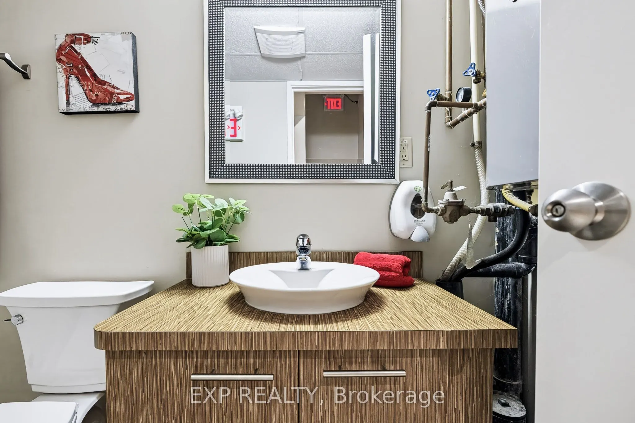 122 Guigues Avenue W #Unit 1 Level 1