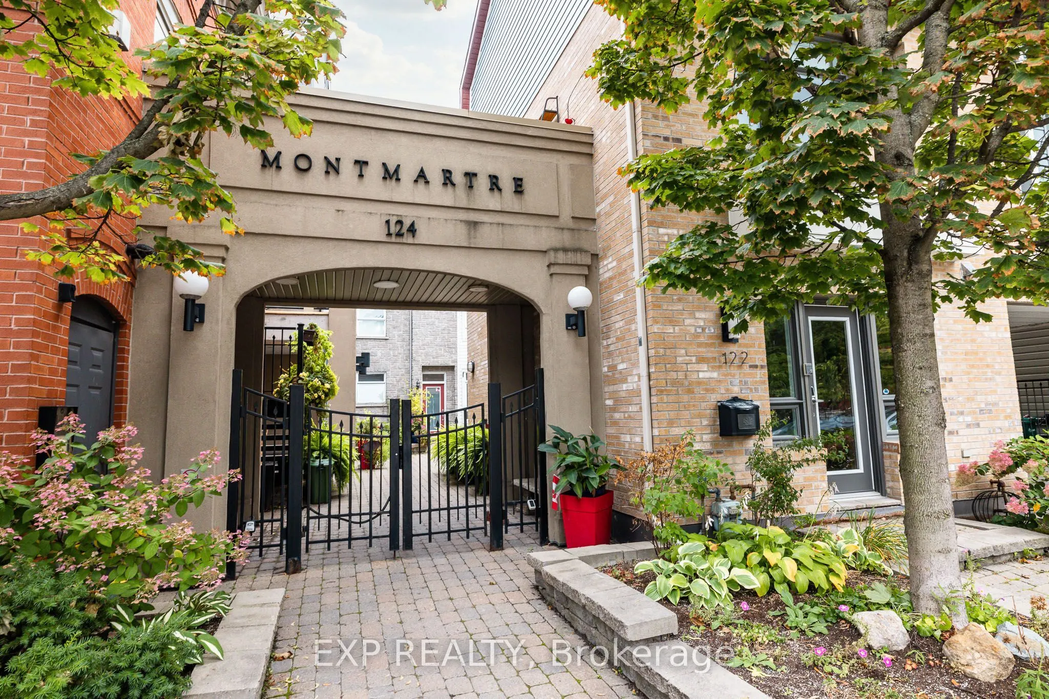 122 Guigues Avenue W #Unit 1 Level 1