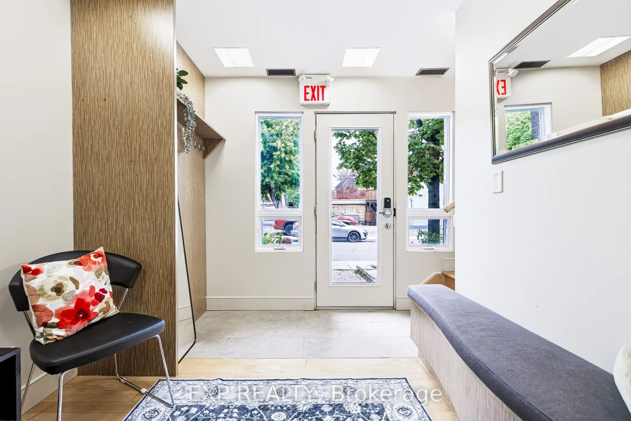 122 Guigues Avenue W #Unit 1 Level 1