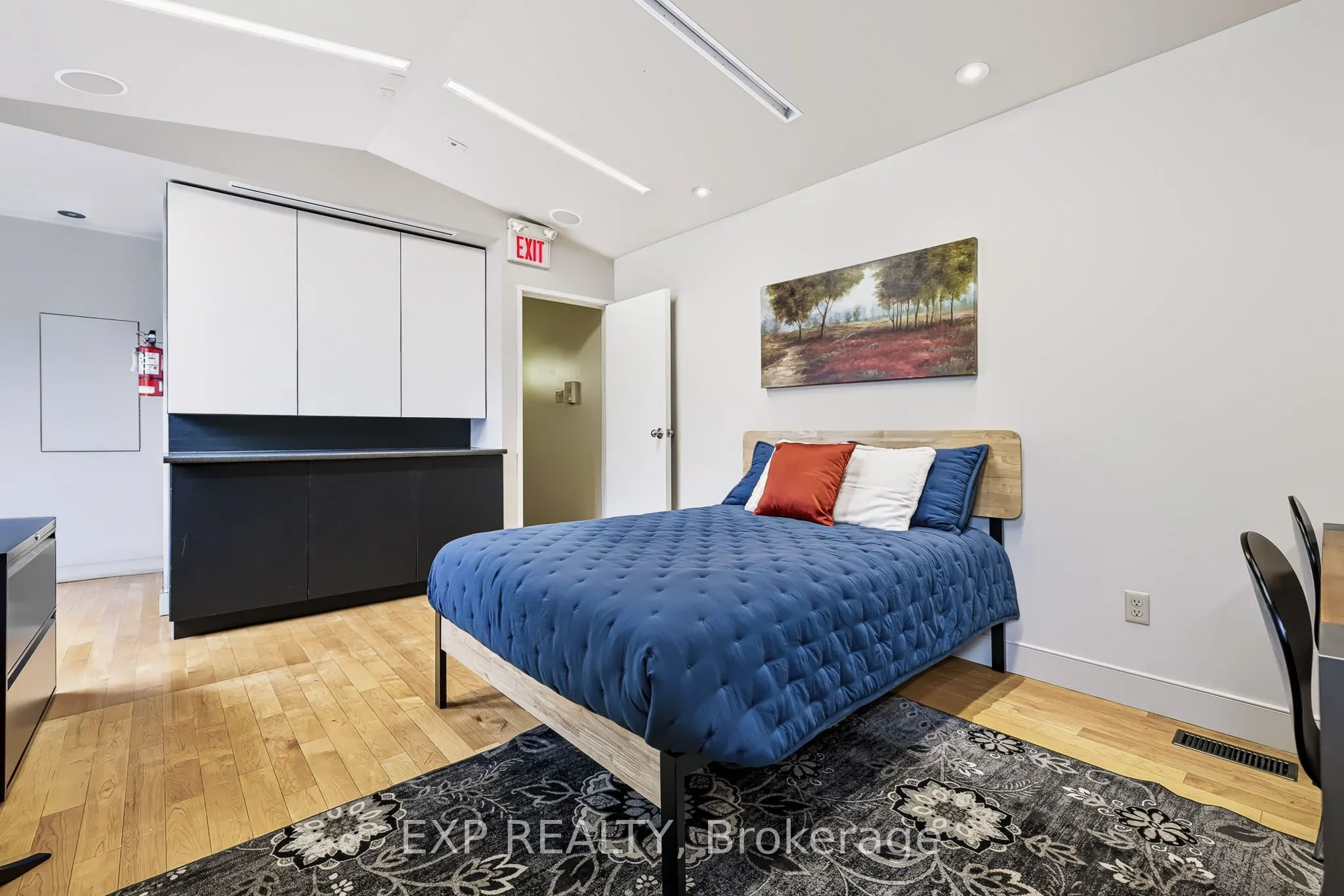 122 Guigues Avenue W #Unit 1 Level 1
