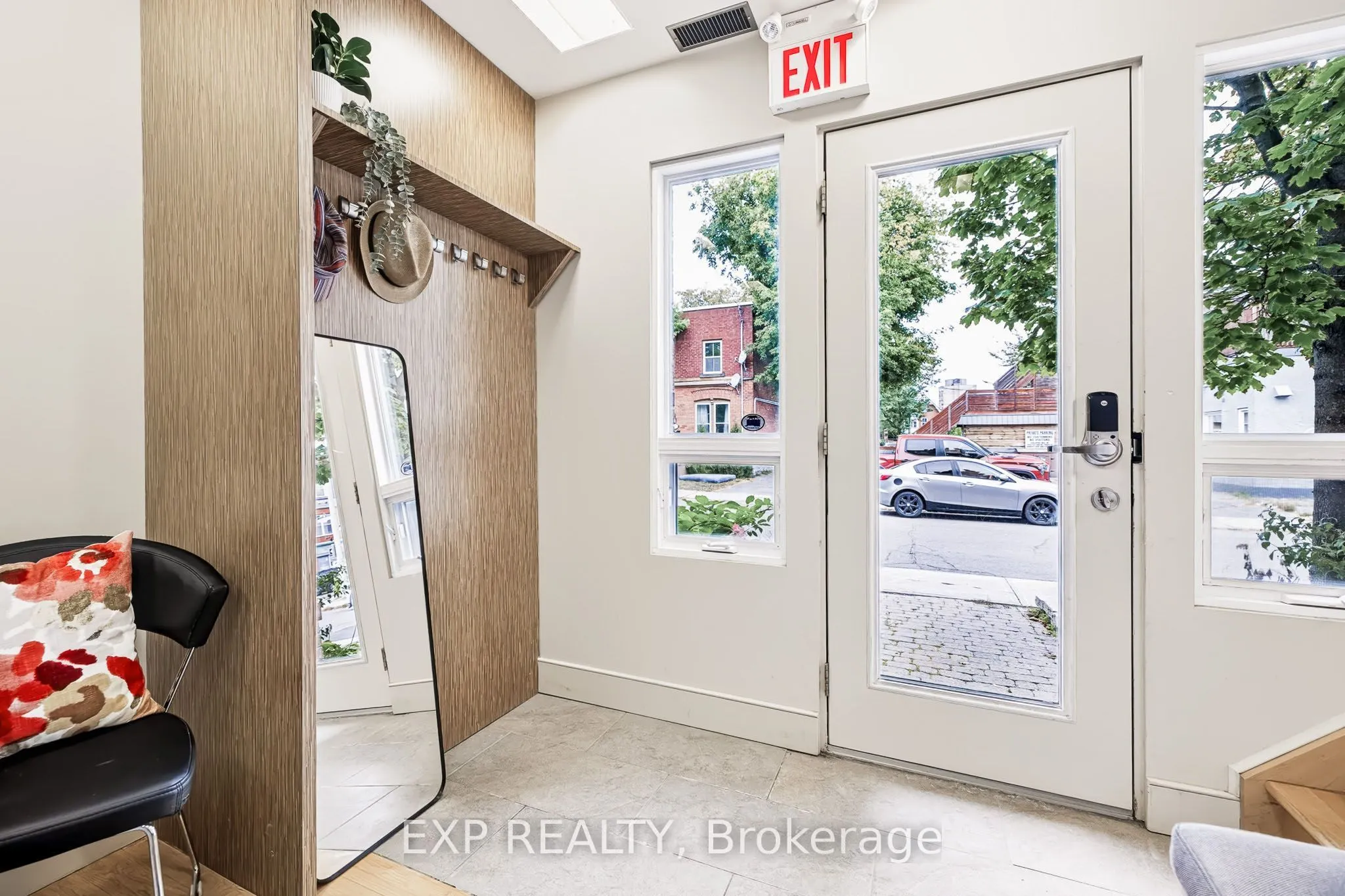 122 Guigues Avenue W #Unit 1 Level 1