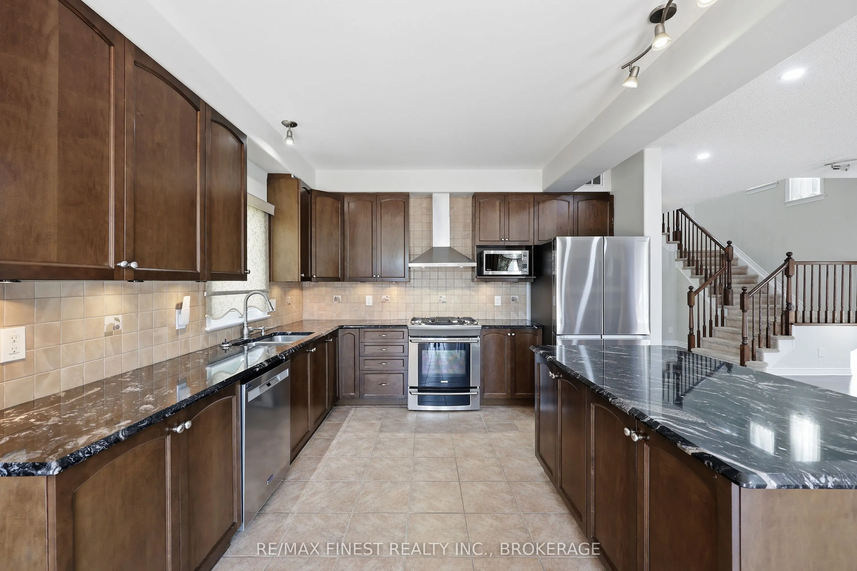 896 Cottonwood Avenue