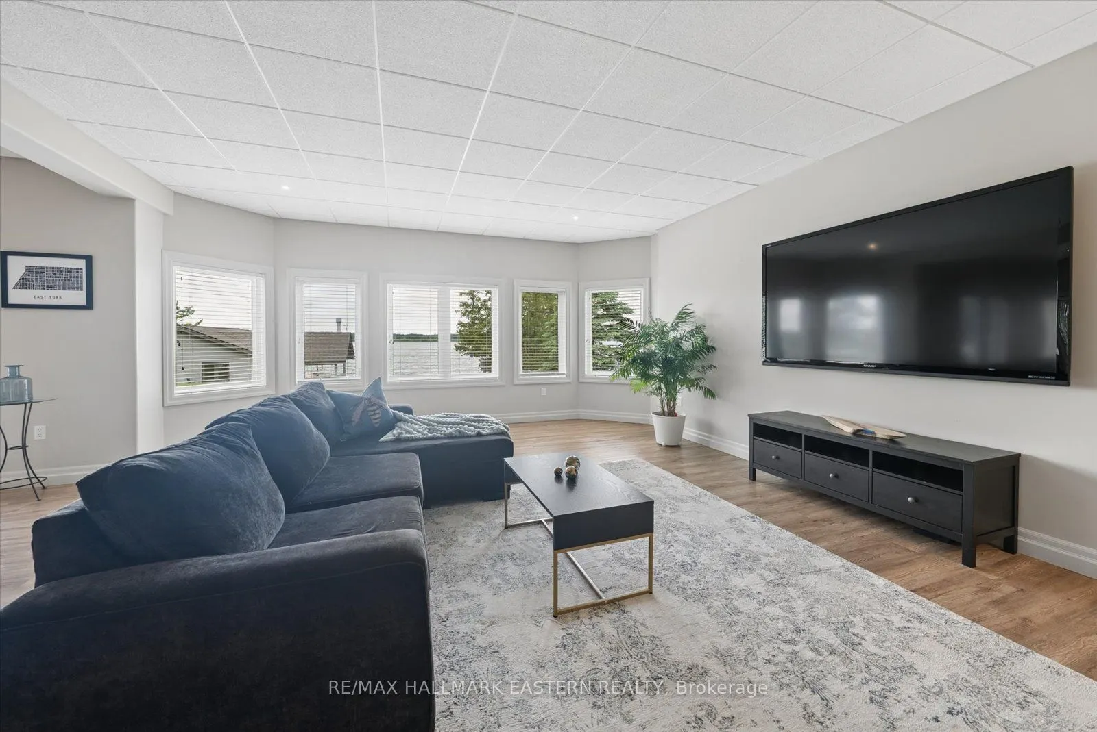 2112 Truman Drive
