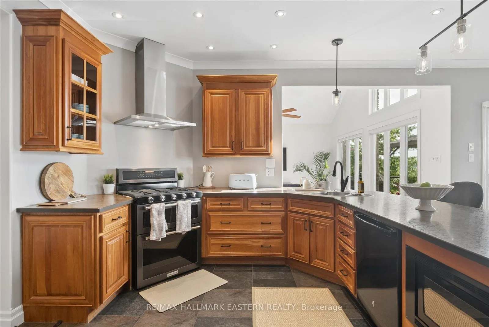 2112 Truman Drive