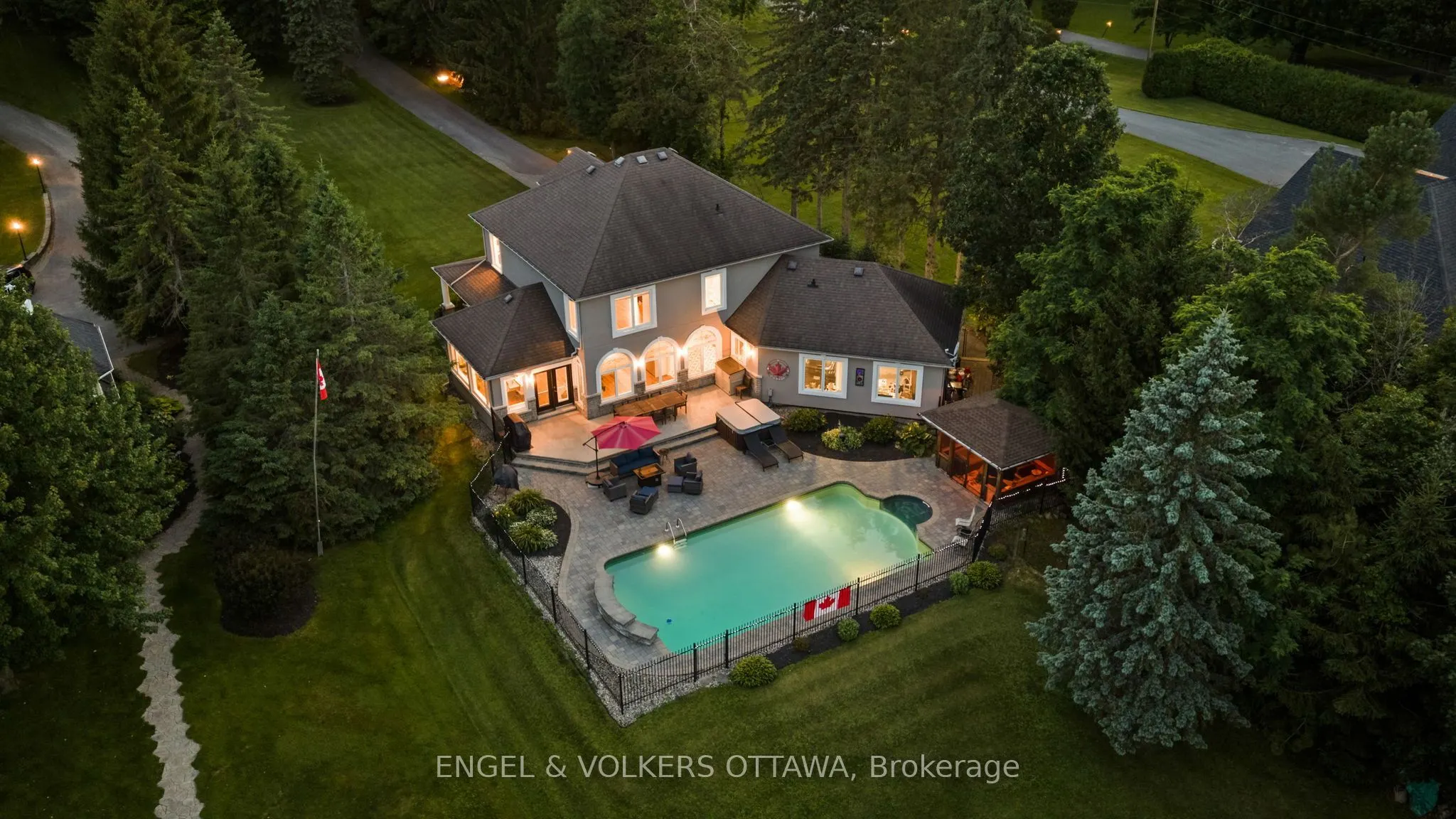 5833A Rideau Valley Drive N