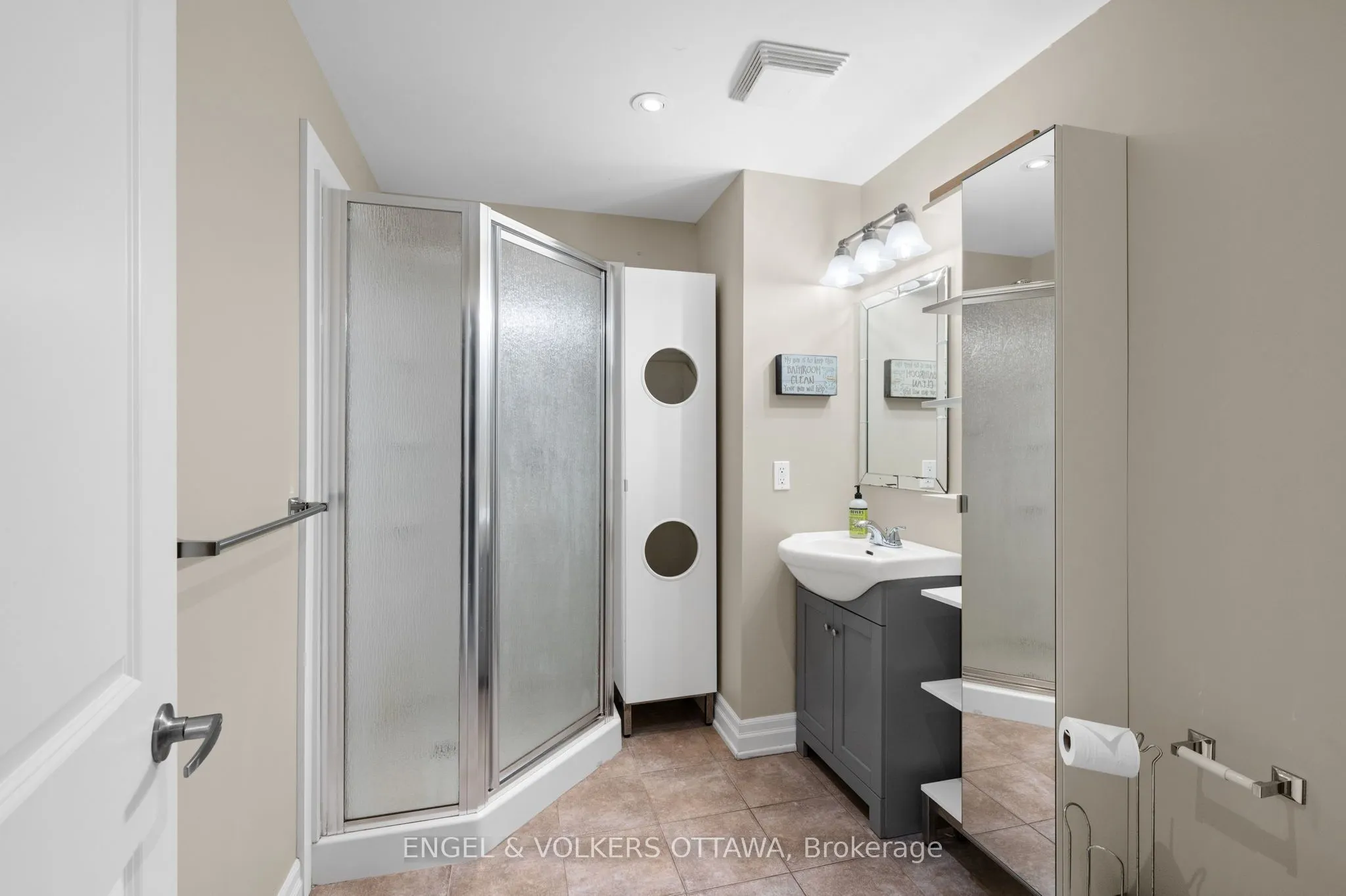 5833A Rideau Valley Drive N