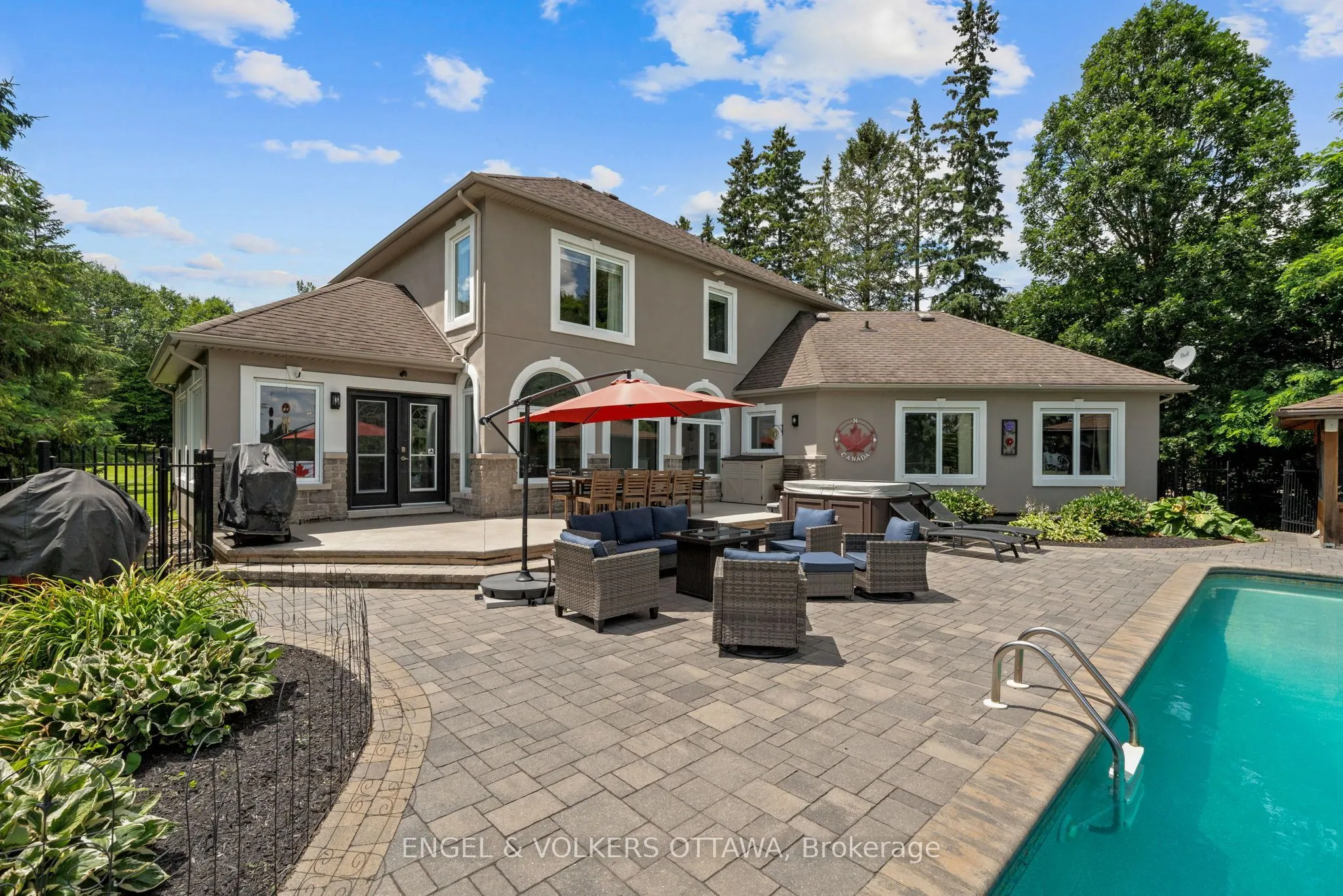 5833A Rideau Valley Drive N